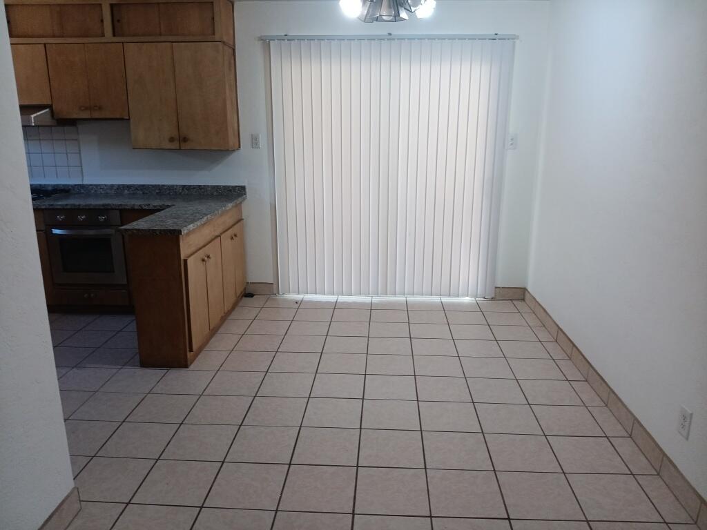 Photo 9 — 1414 Erbbe Street NE