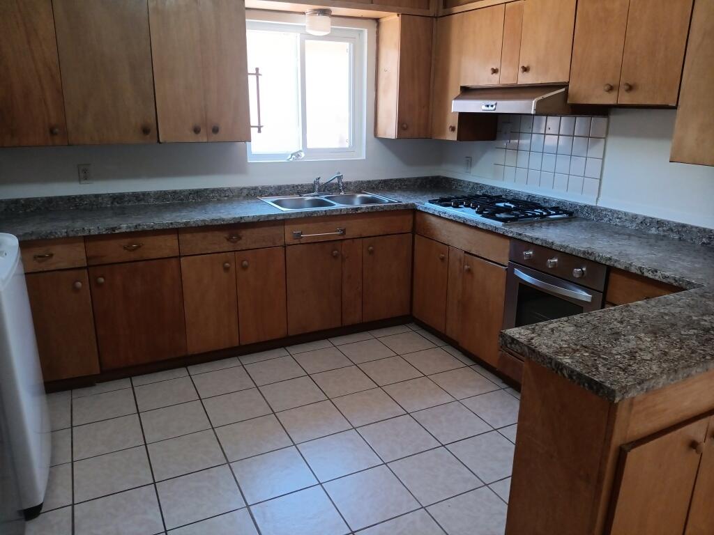 Photo 8 — 1414 Erbbe Street NE