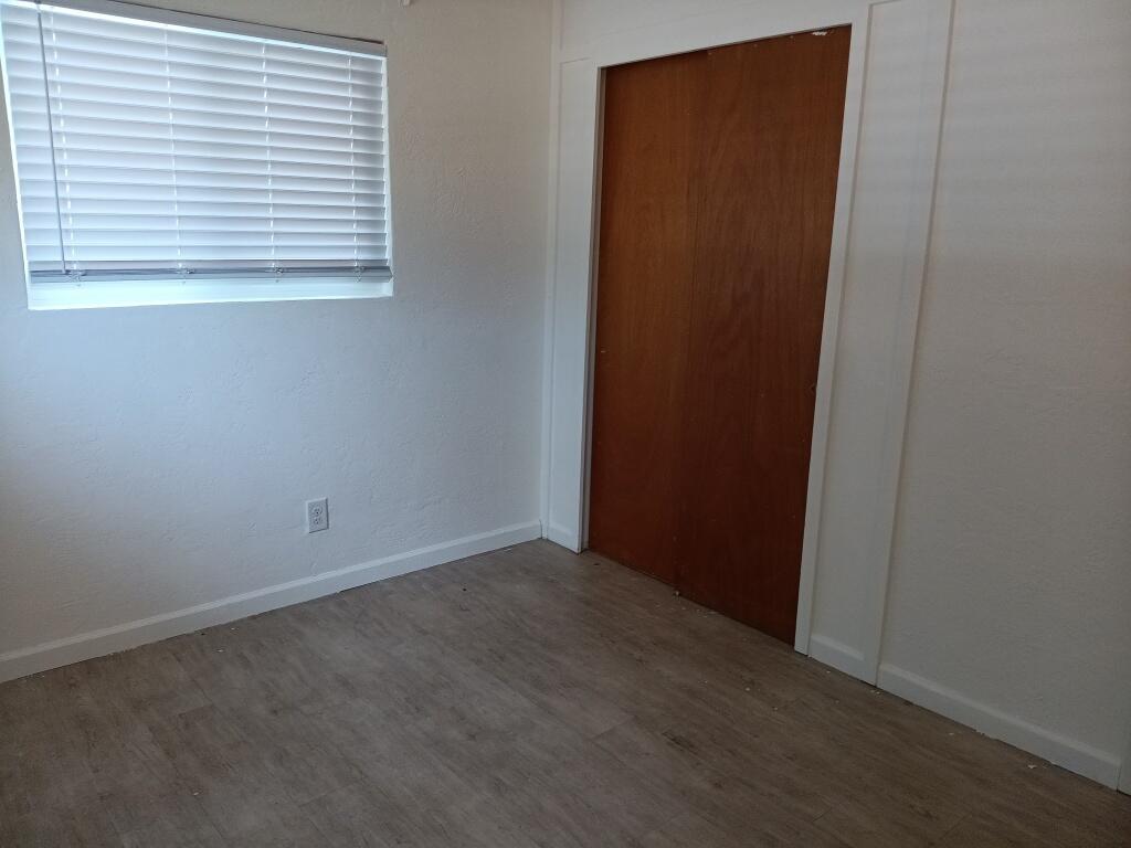 Photo 7 — 1414 Erbbe Street NE