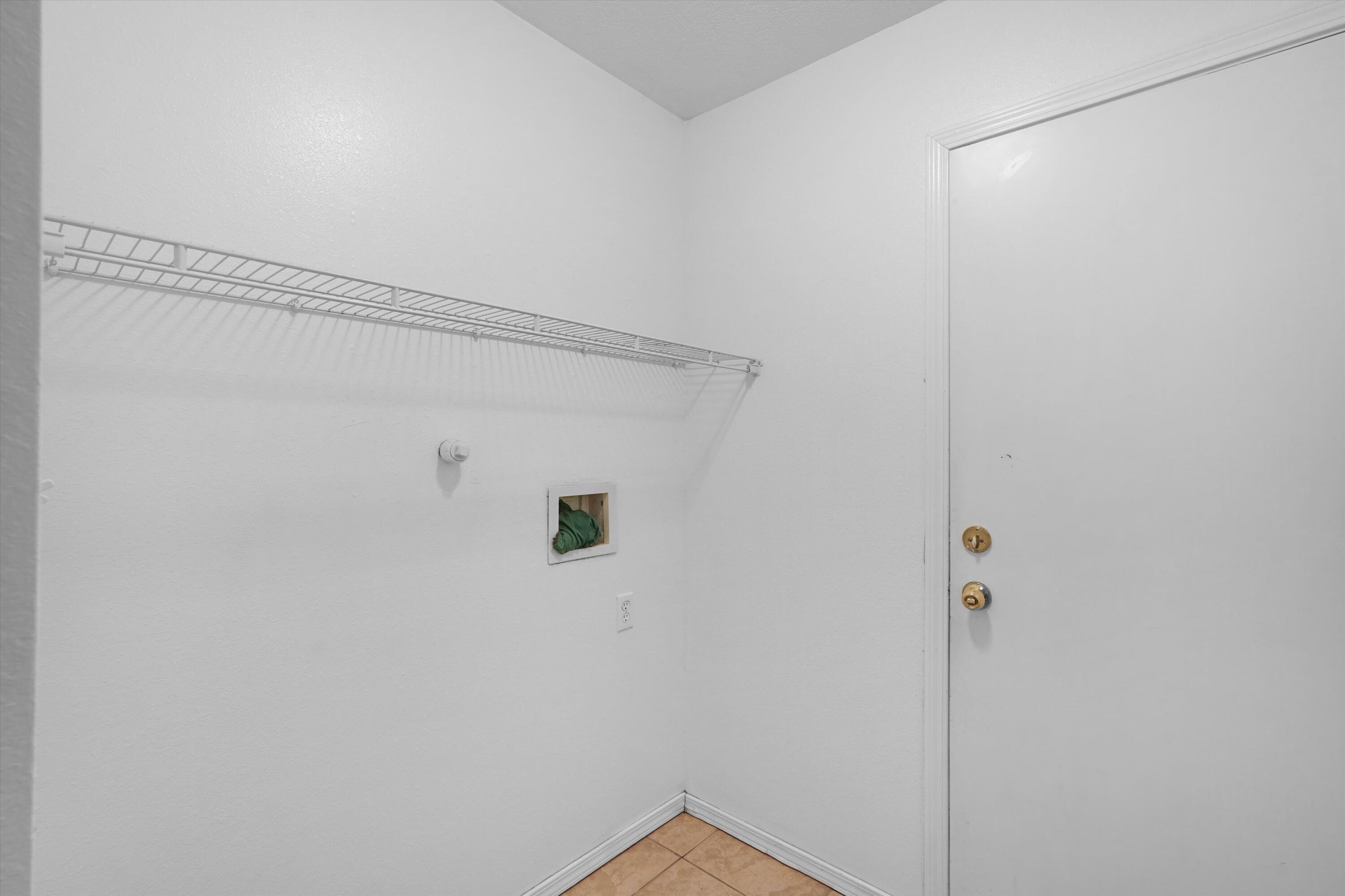 Photo 14 — 9101 Suncrest Avenue SW