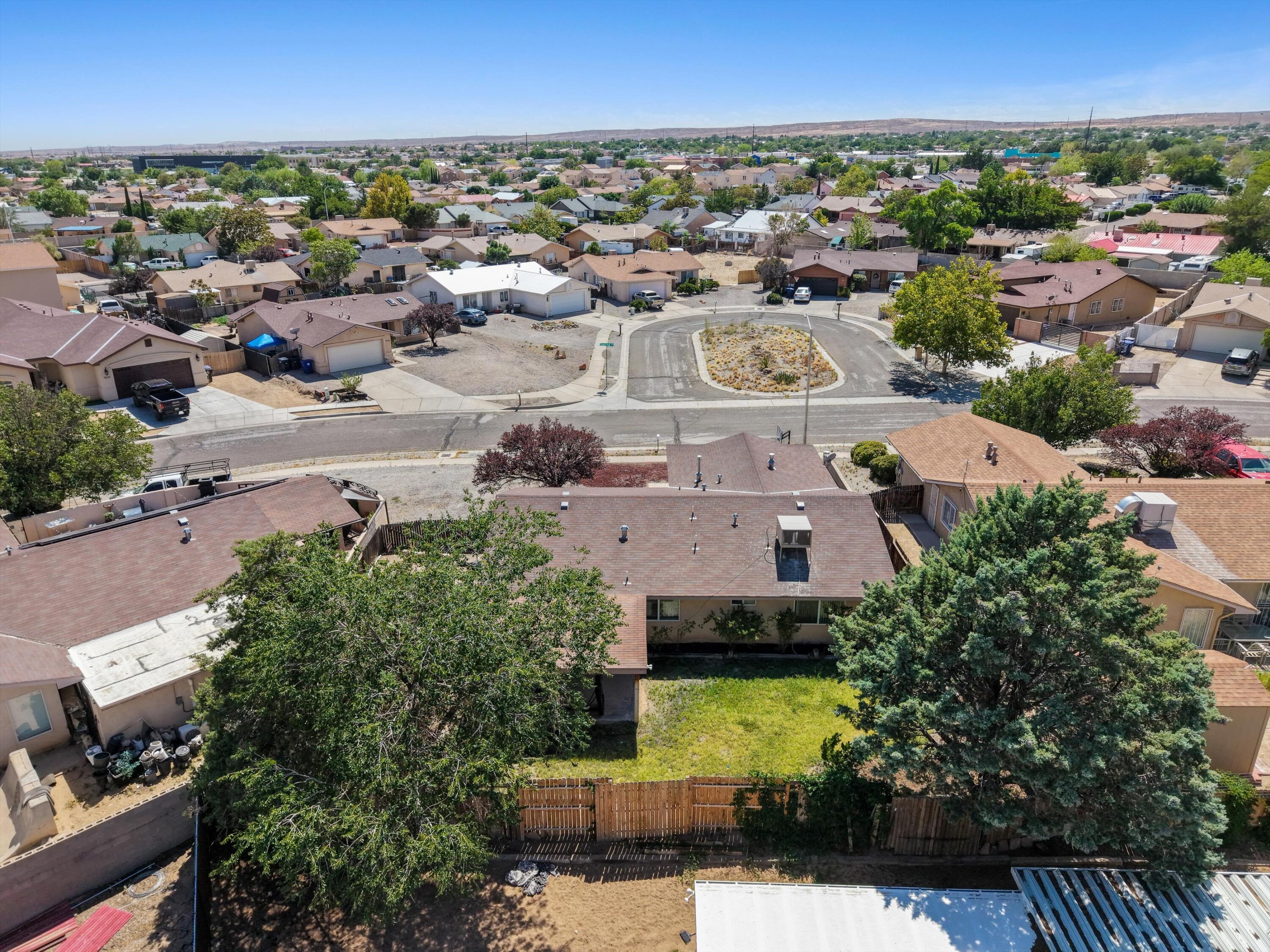 Photo 8 — 9101 Suncrest Avenue SW