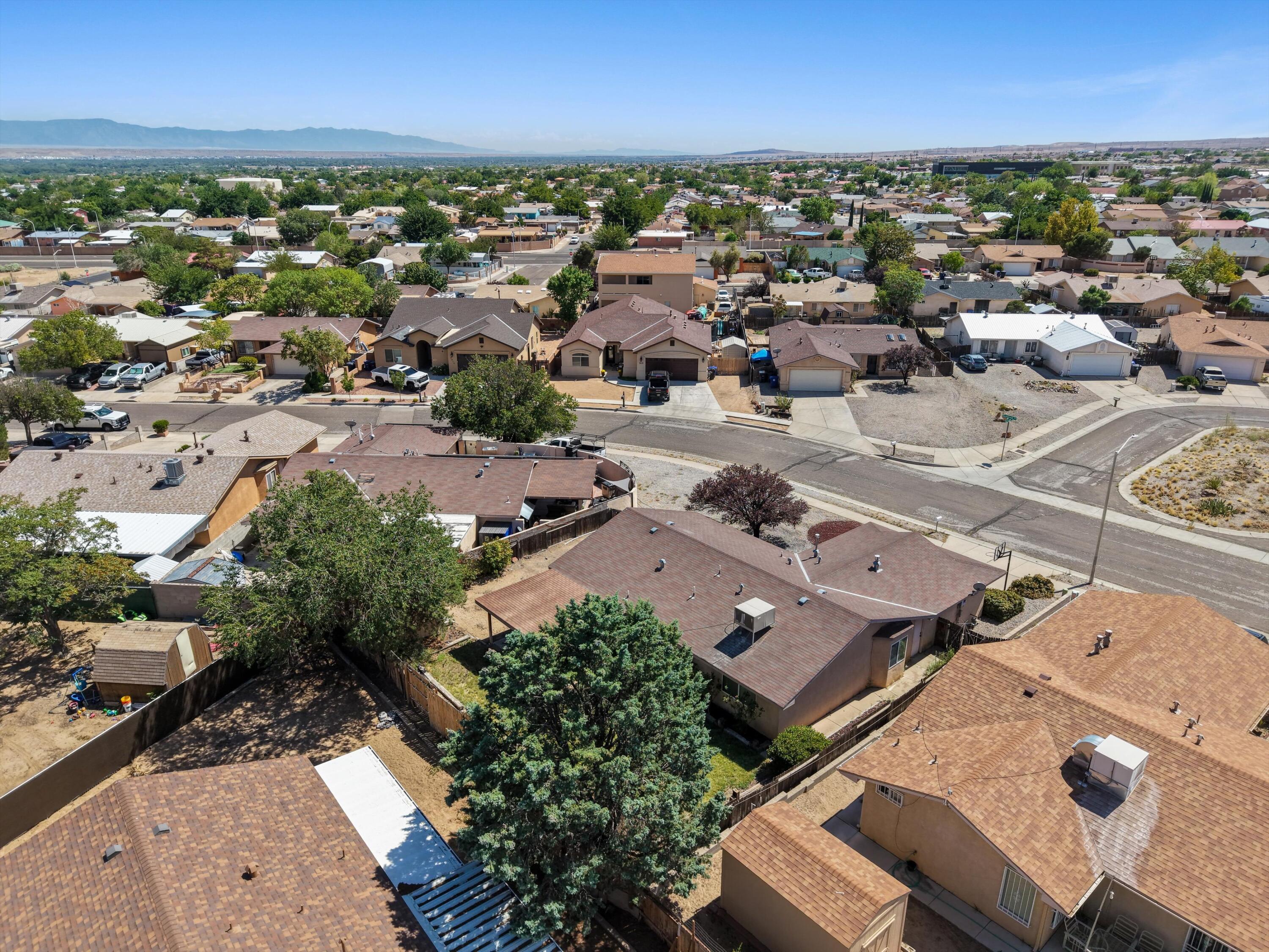Photo 7 — 9101 Suncrest Avenue SW