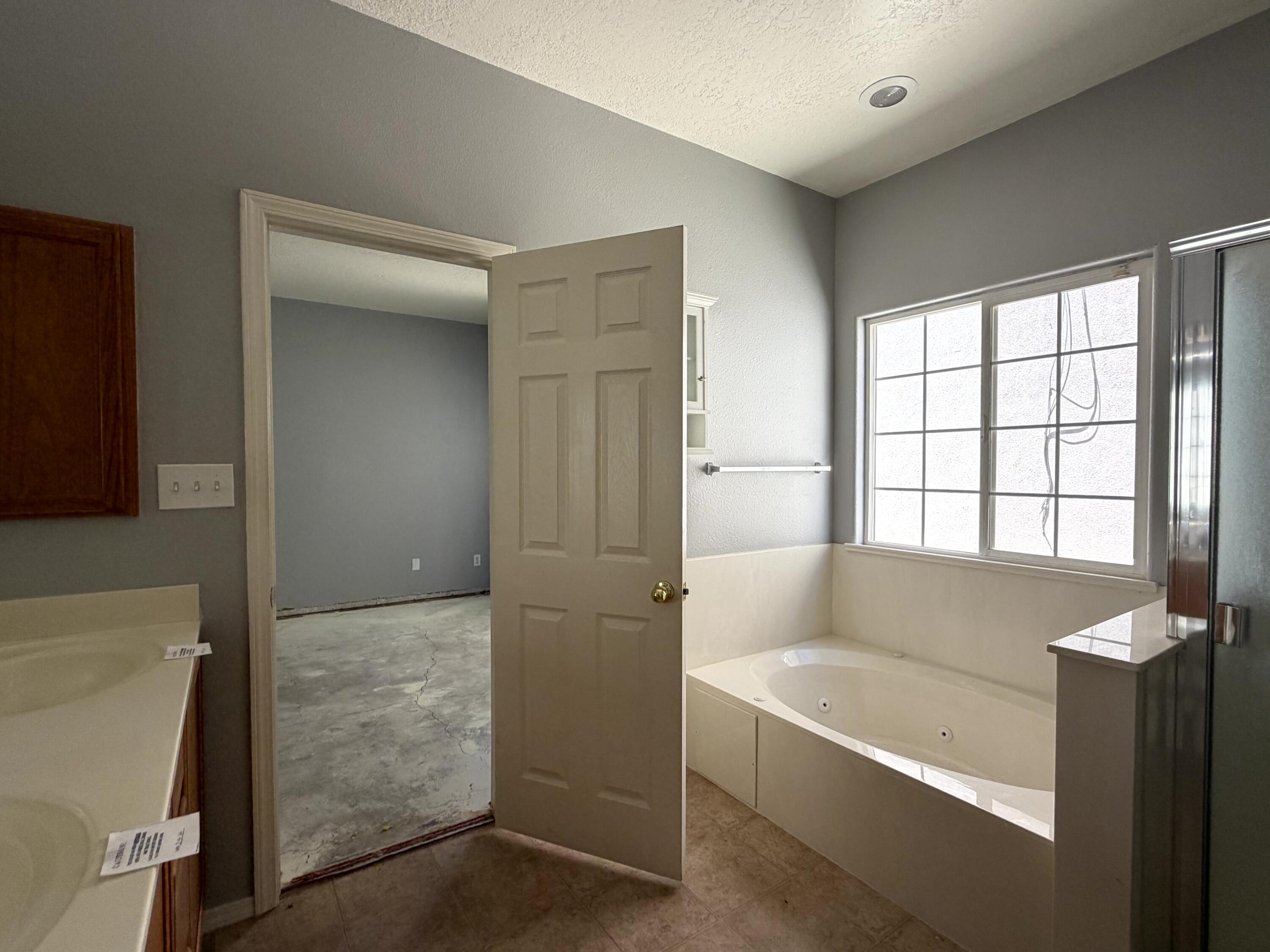 Photo 17 — 8828 Sonoma Avenue NW