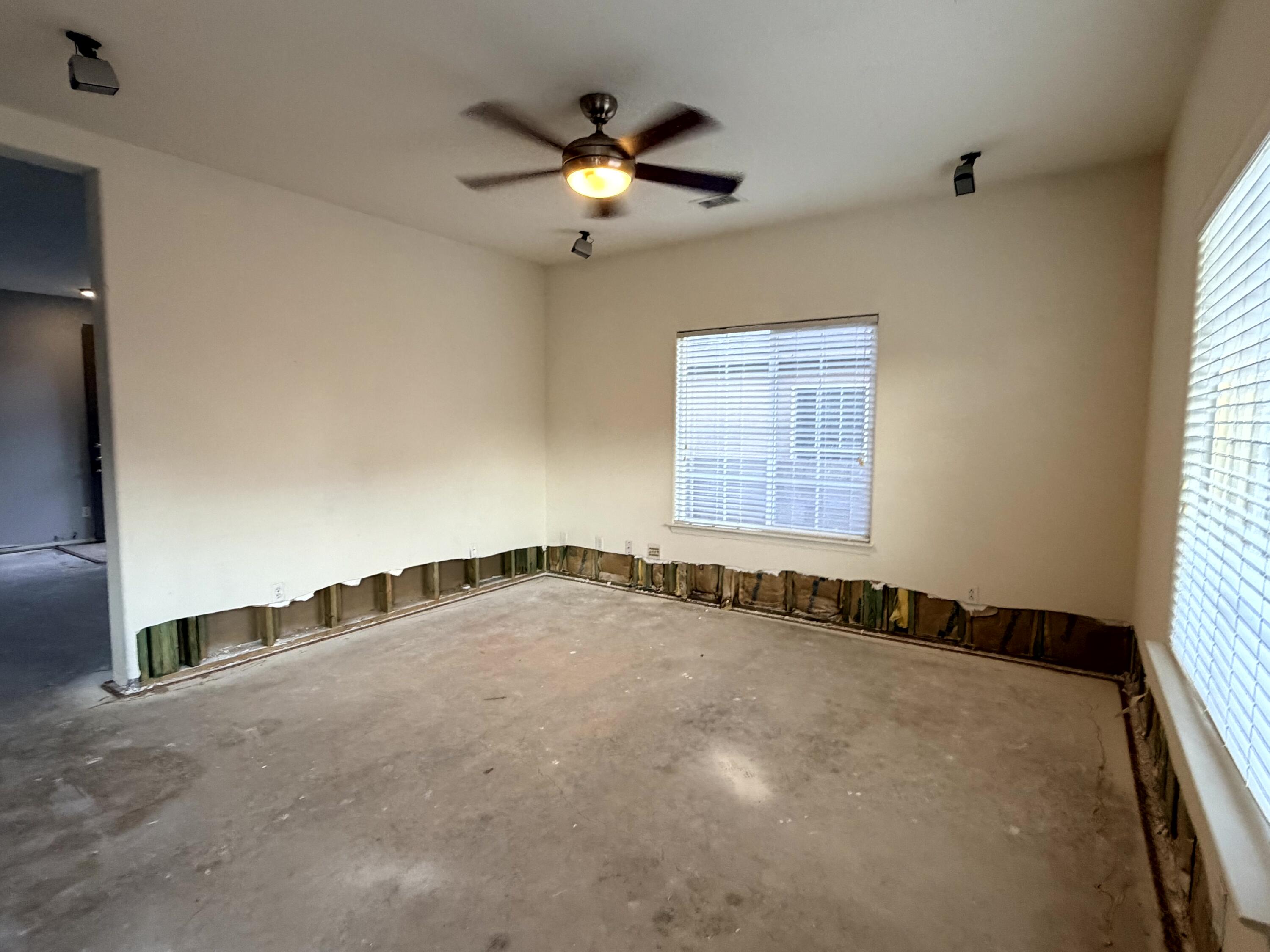 Photo 11 — 8828 Sonoma Avenue NW