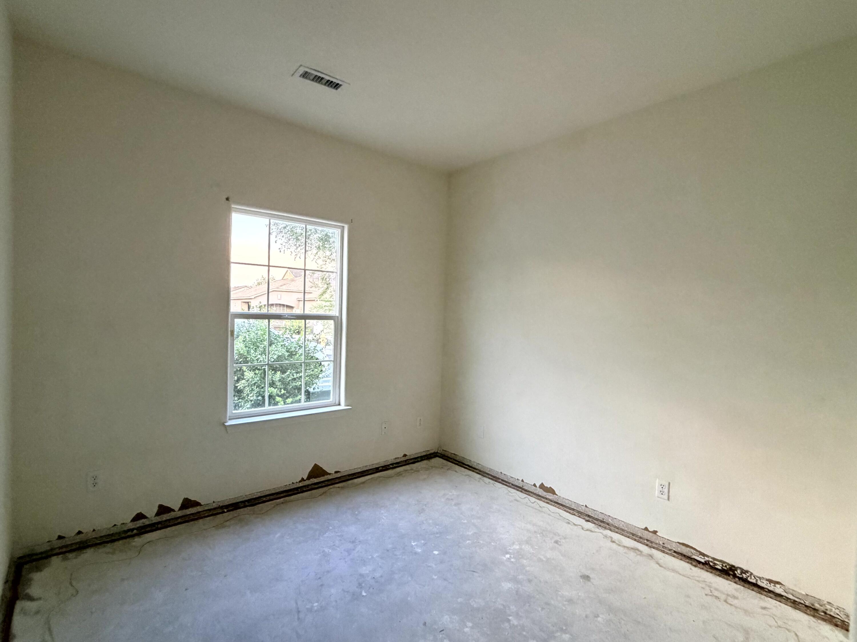 Photo 9 — 8828 Sonoma Avenue NW