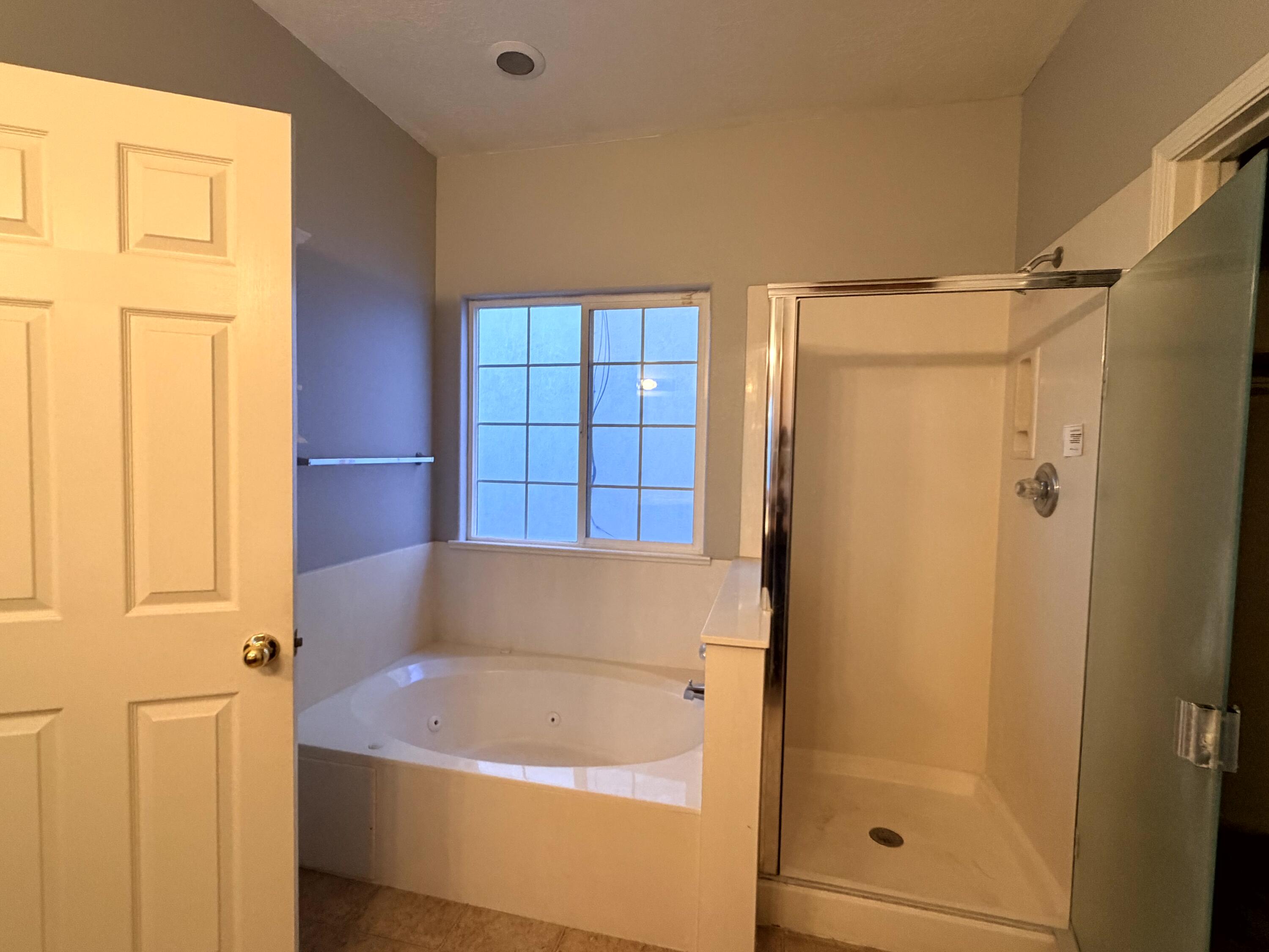 Photo 4 — 8828 Sonoma Avenue NW