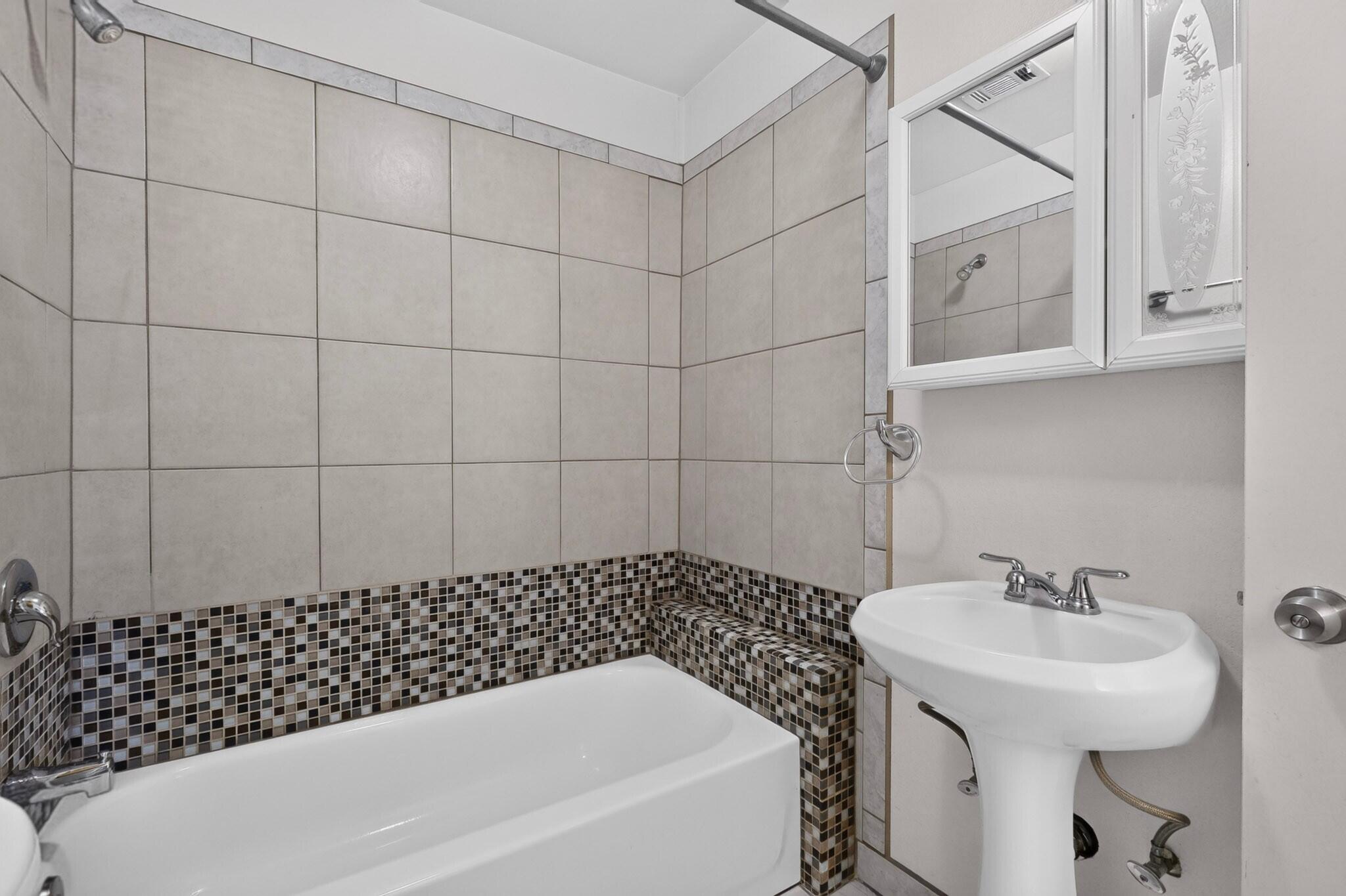 Photo 10 — 1401 Vista Del Rio Road SW