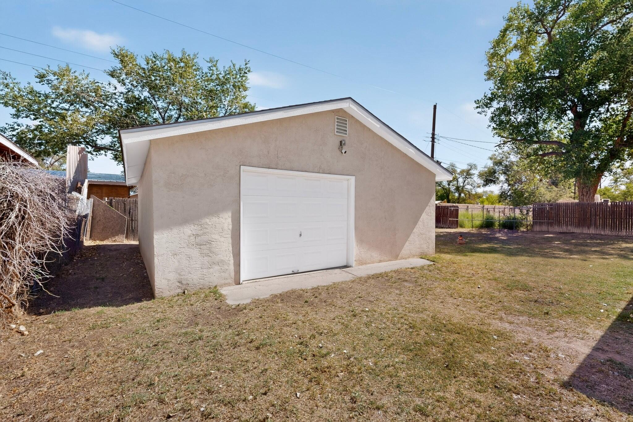 Photo 4 — 1401 Vista Del Rio Road SW
