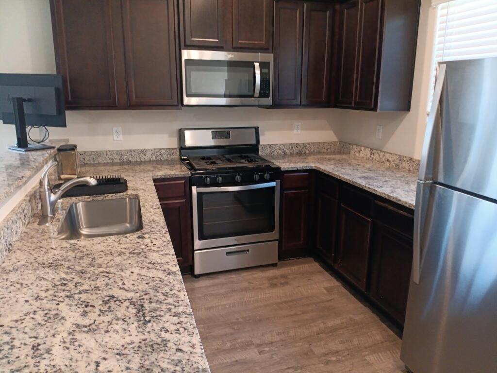 Photo 8 — 1528 Domino Drive SE