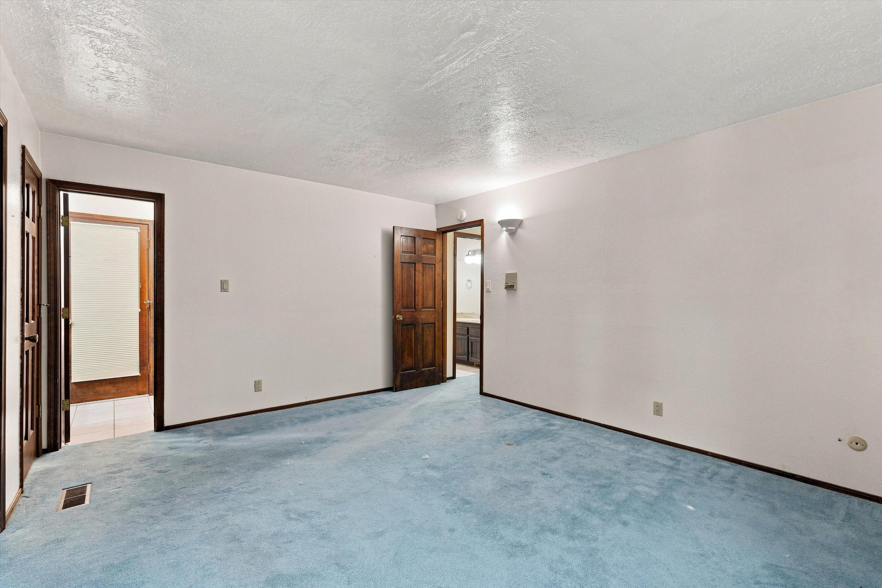 Photo 17 — 3219 La Mancha Drive NW