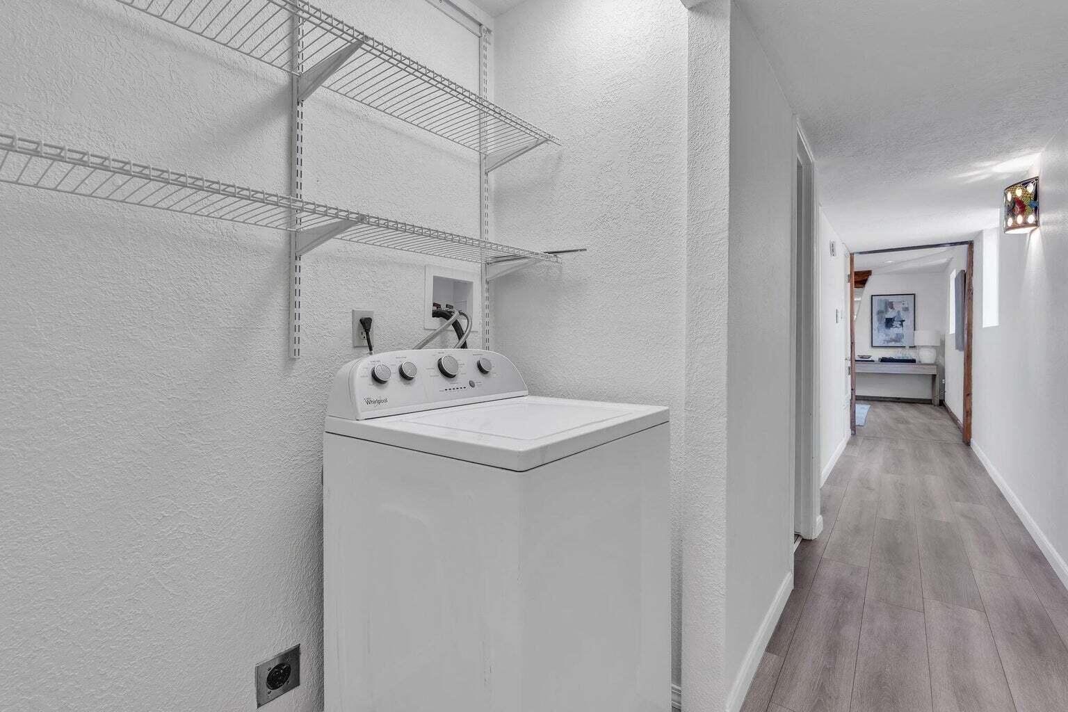 Photo 8 — 865 Arthur Drive SW
