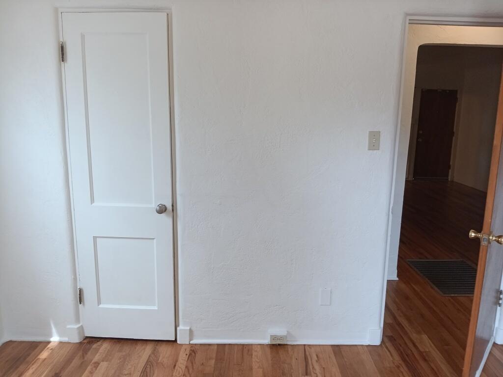 Photo 6 — 230 Espanola Street NE