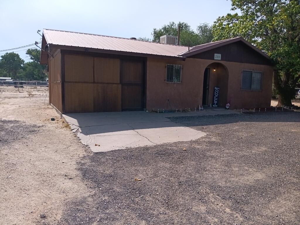 2313 Raymac Road SW, Albuquerque, NM 87105