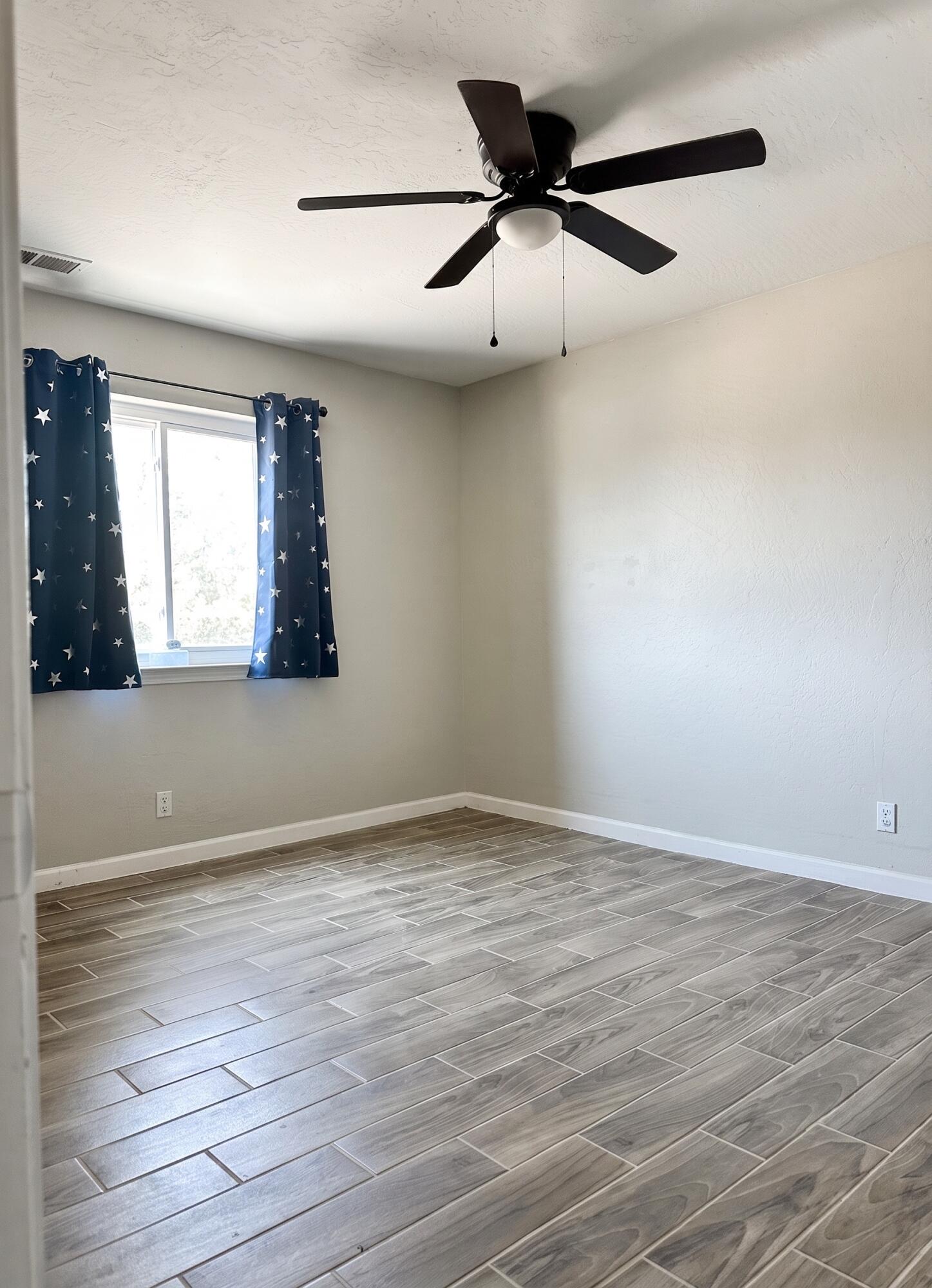 Photo 17 — 80 N Sienna Court NE