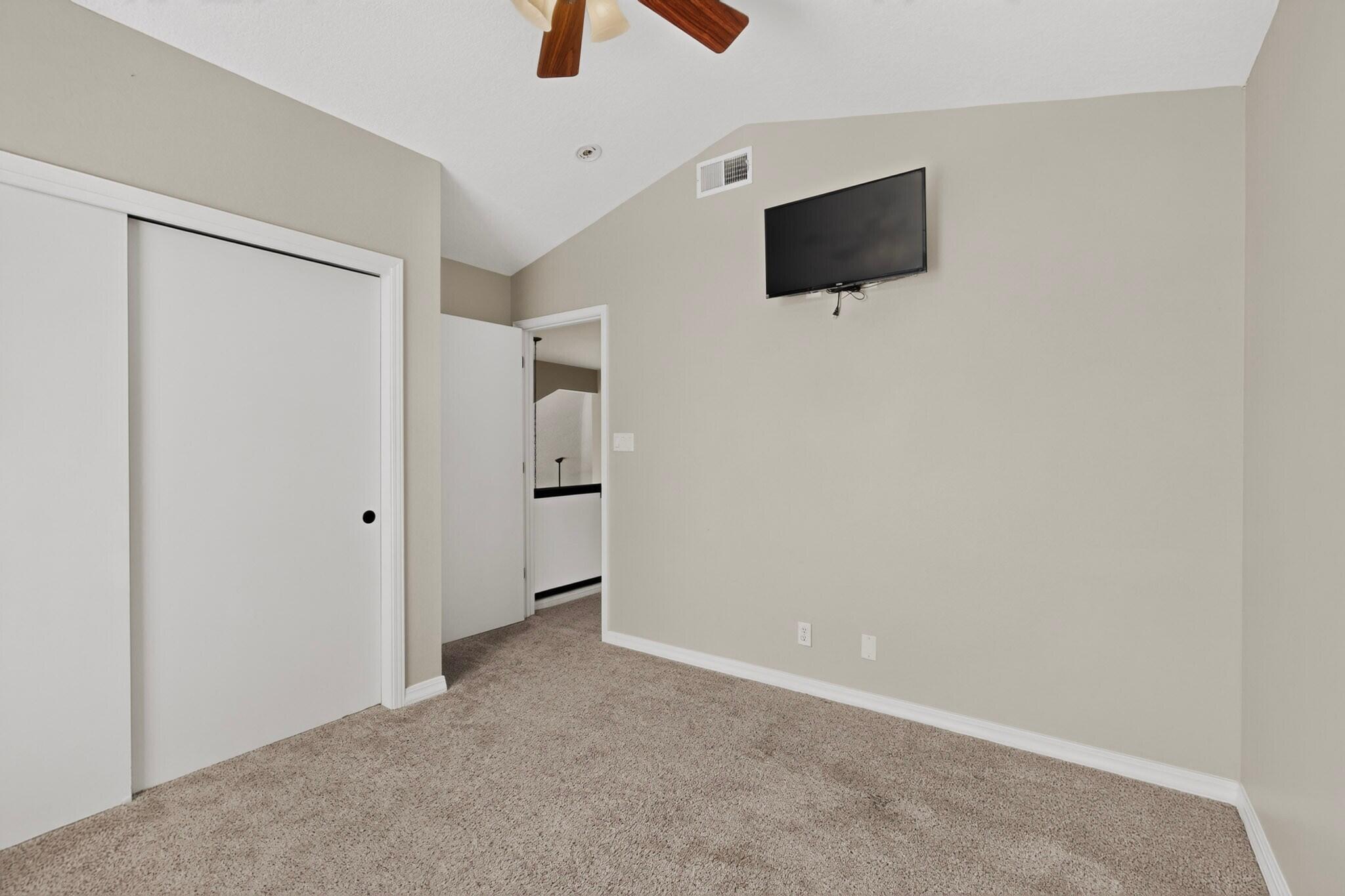 Photo 19 — 4017 Saint Andrews Drive SE