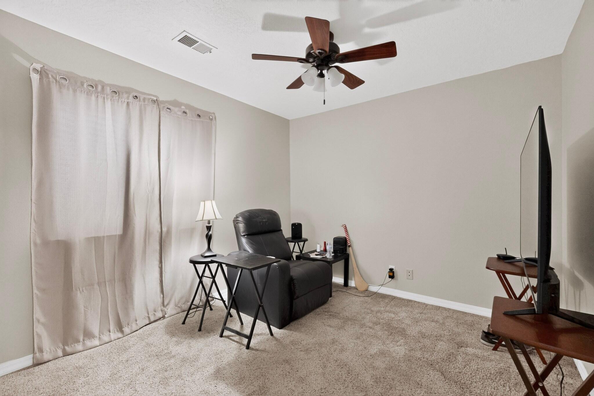 Photo 18 — 4017 Saint Andrews Drive SE