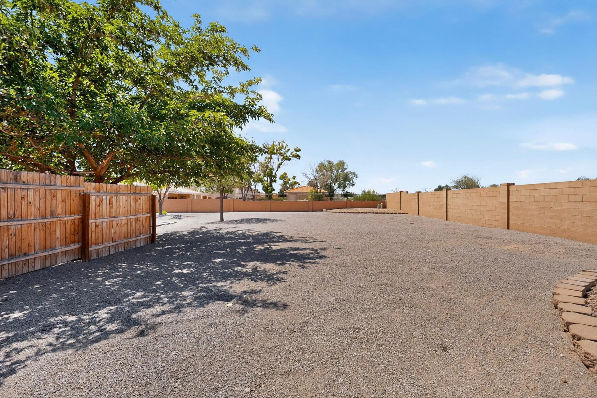 Photo 3 — 4017 Saint Andrews Drive SE