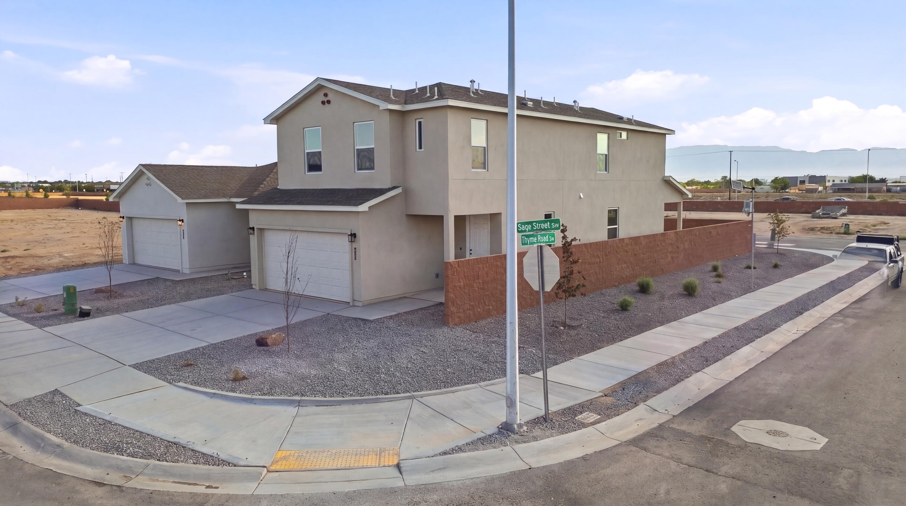 Photo 2 — 1268 Sage Street SW