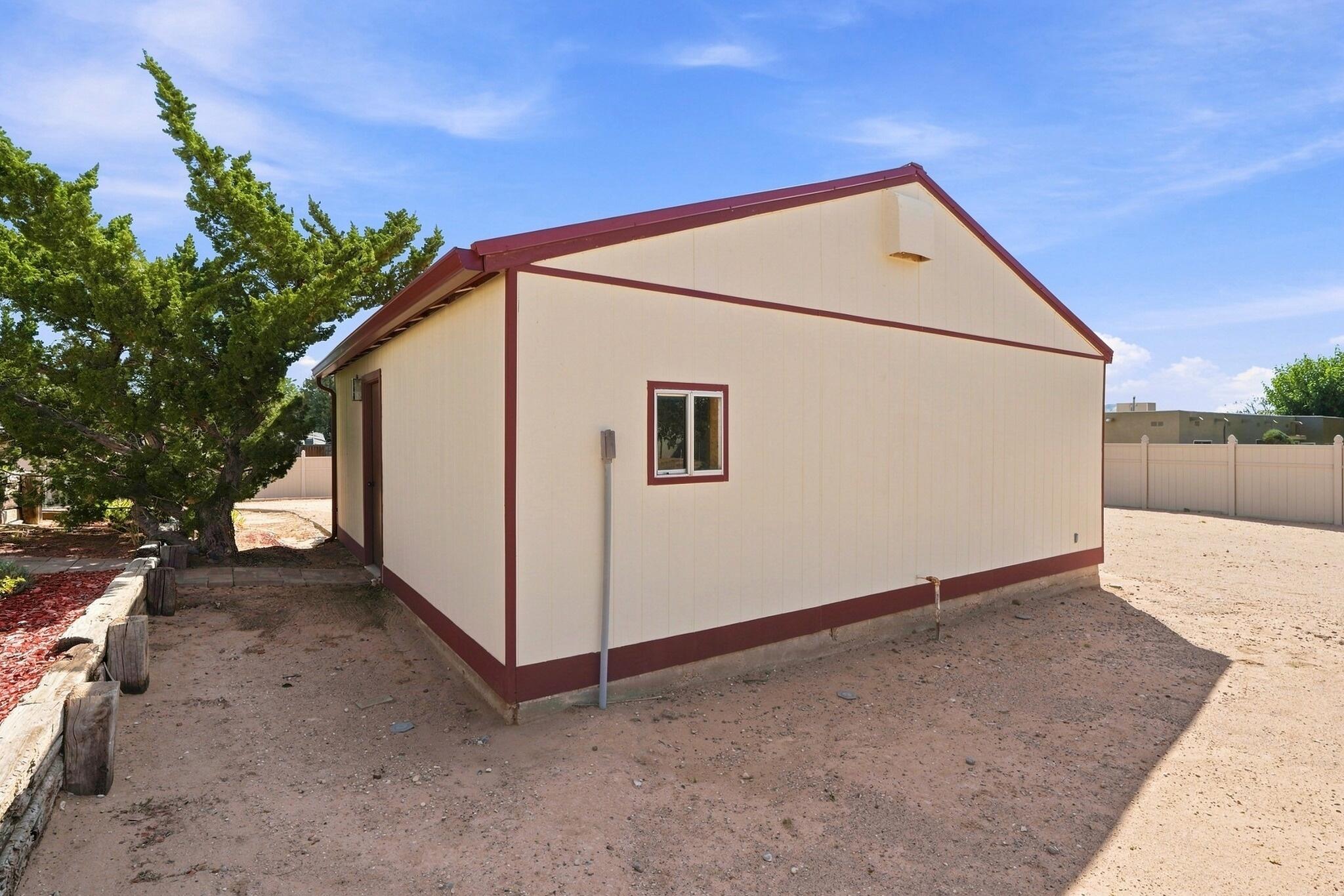 Photo 5 — 1500 Tulip Road SE