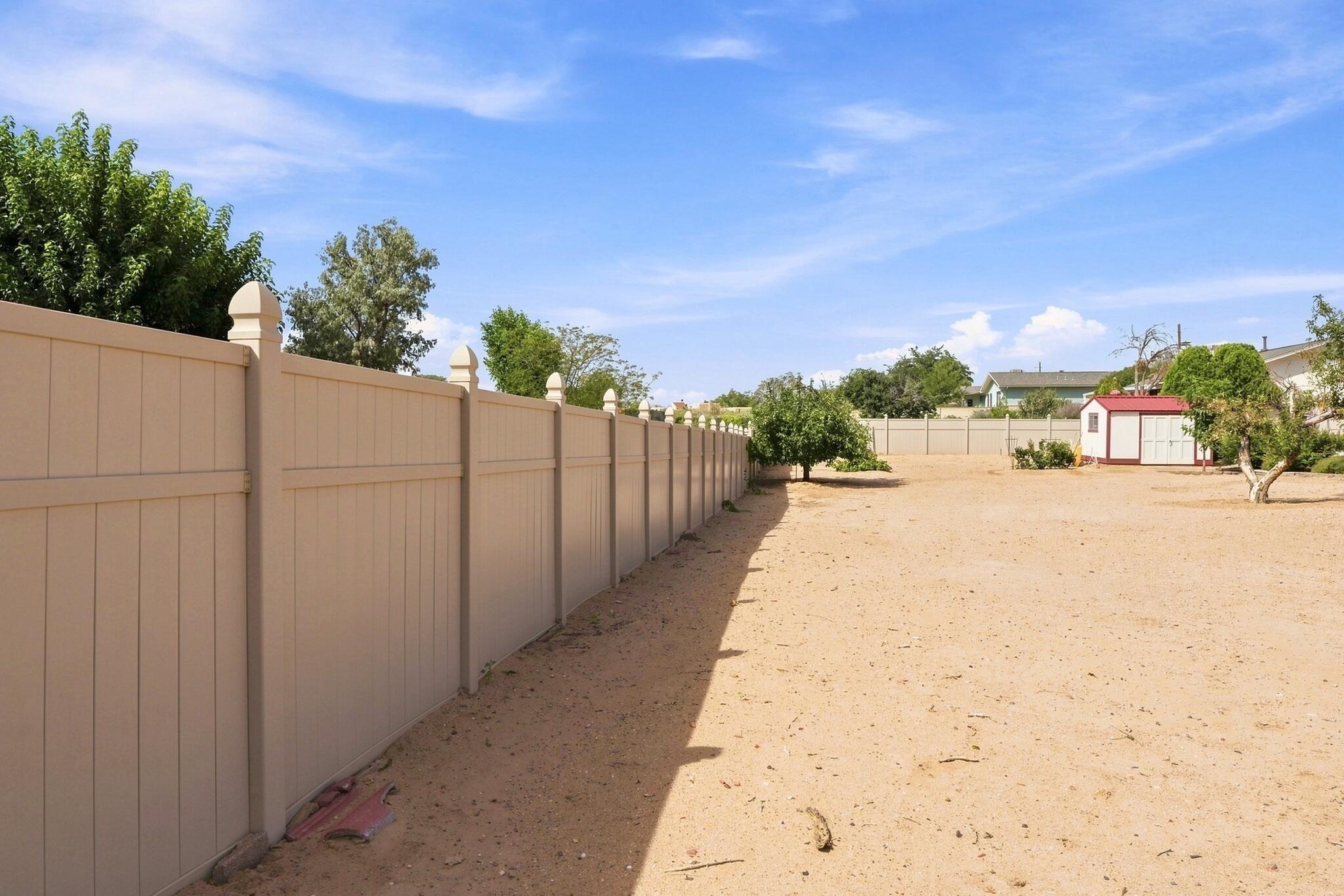 Photo 2 — 1500 Tulip Road SE