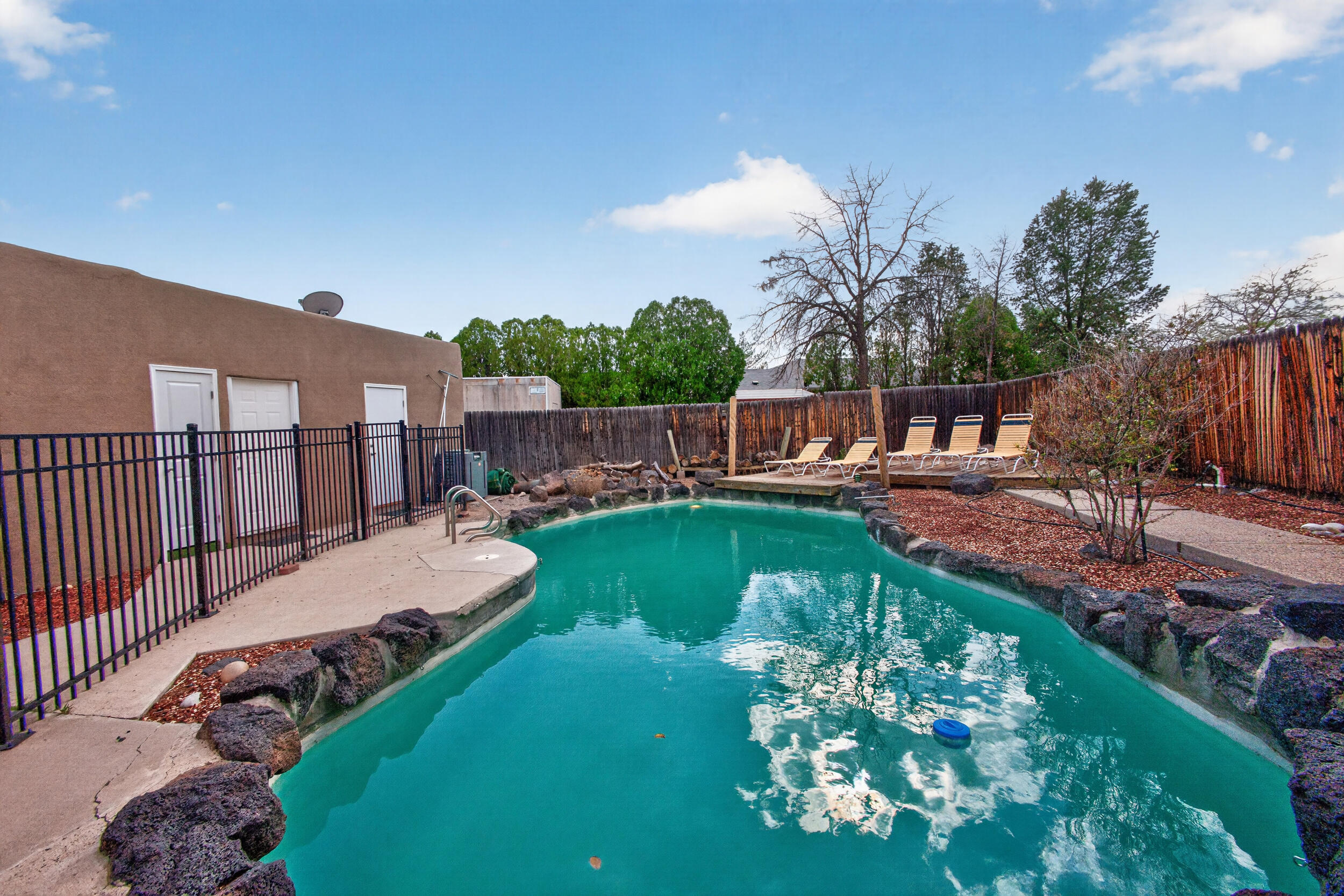 Photo 18 — 911 Palmas Altas Drive SE
