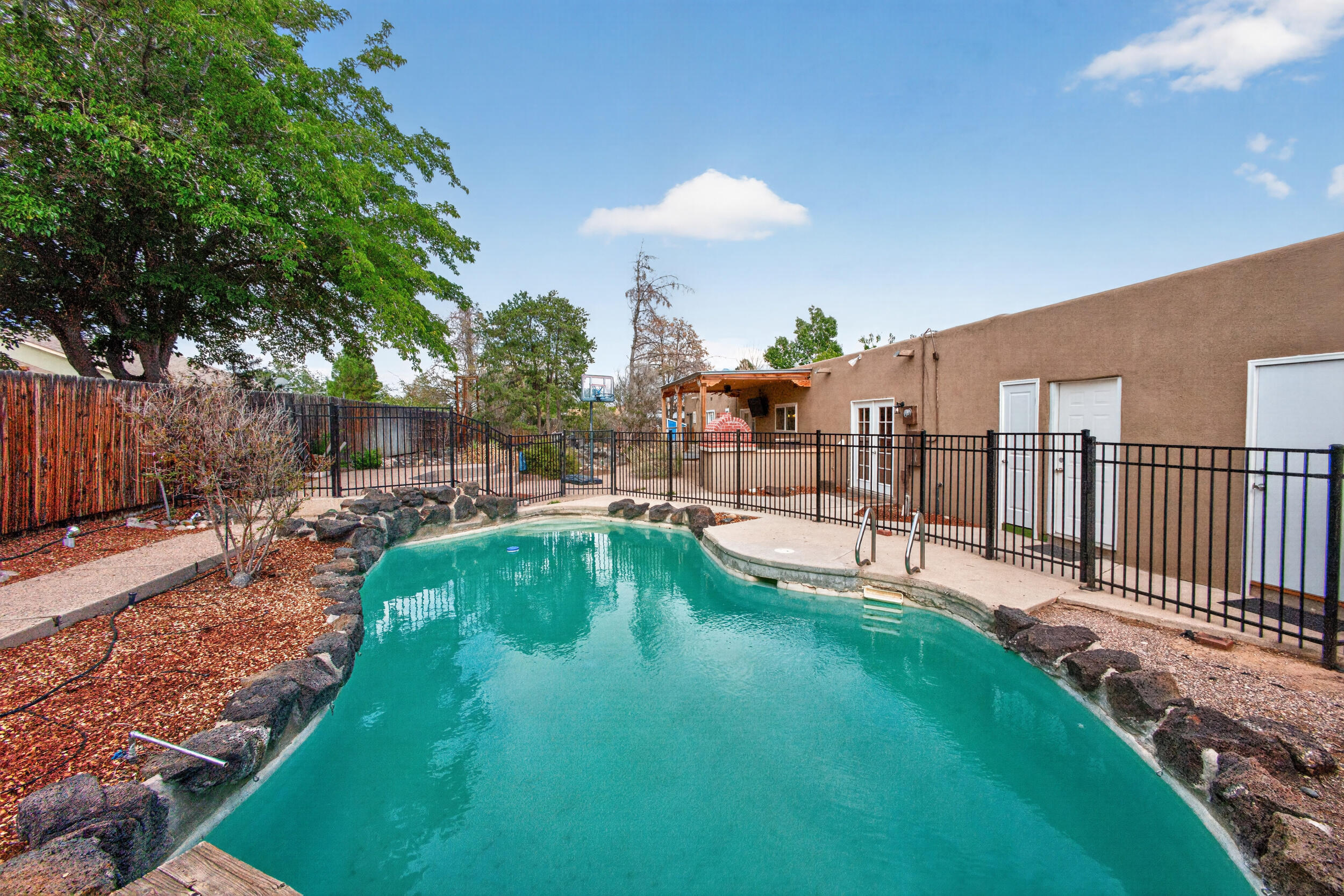 Photo 17 — 911 Palmas Altas Drive SE