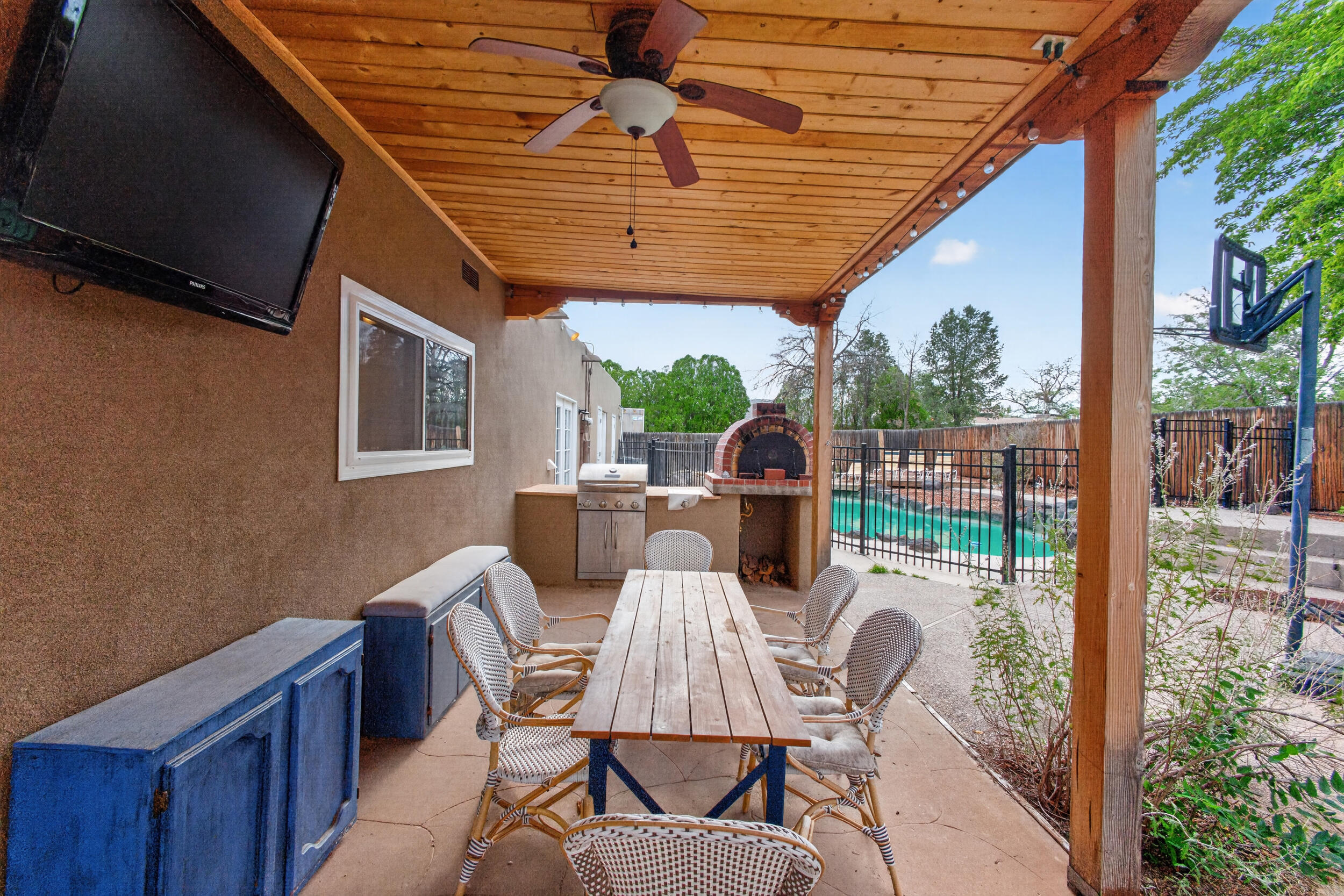 Photo 10 — 911 Palmas Altas Drive SE