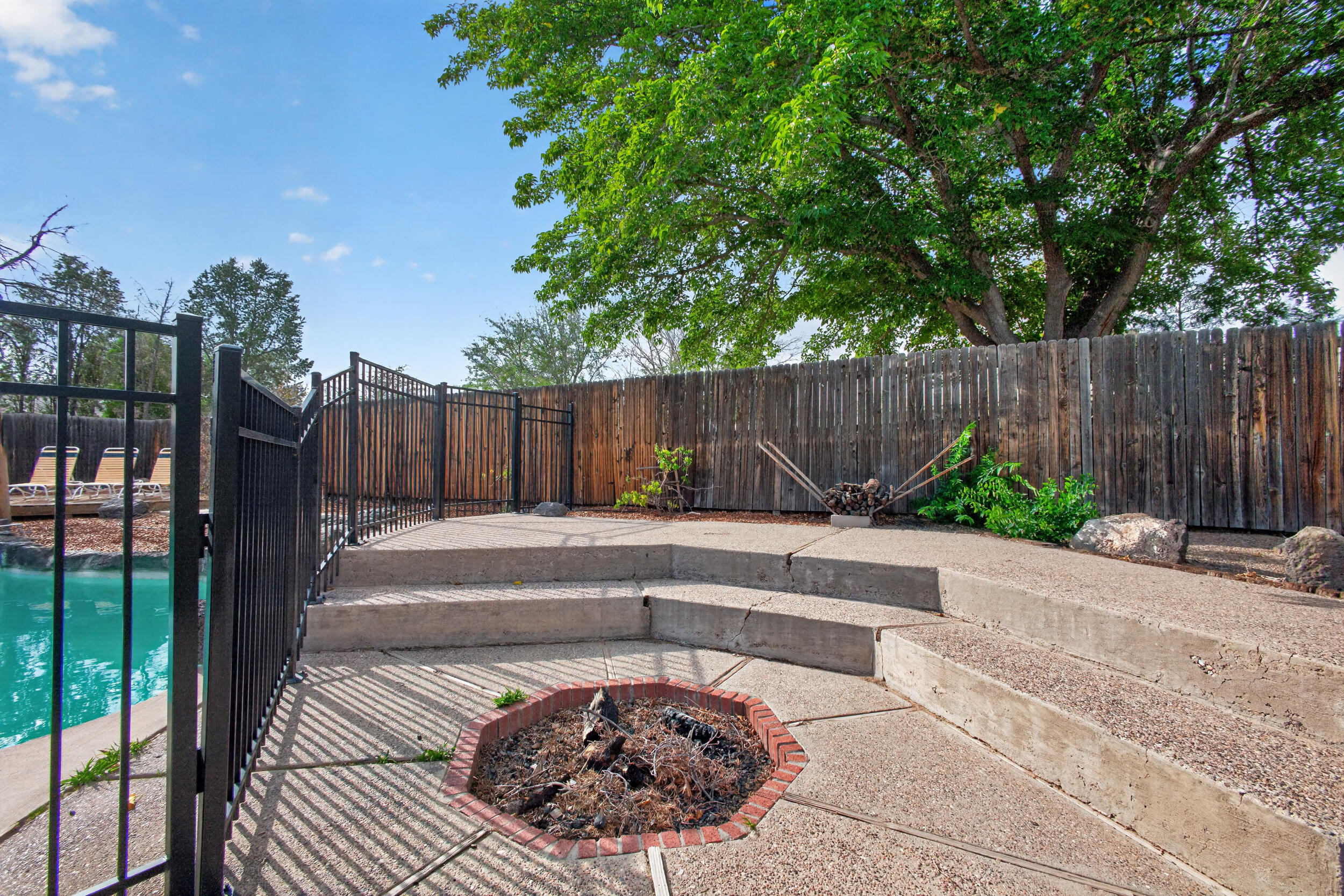 Photo 8 — 911 Palmas Altas Drive SE
