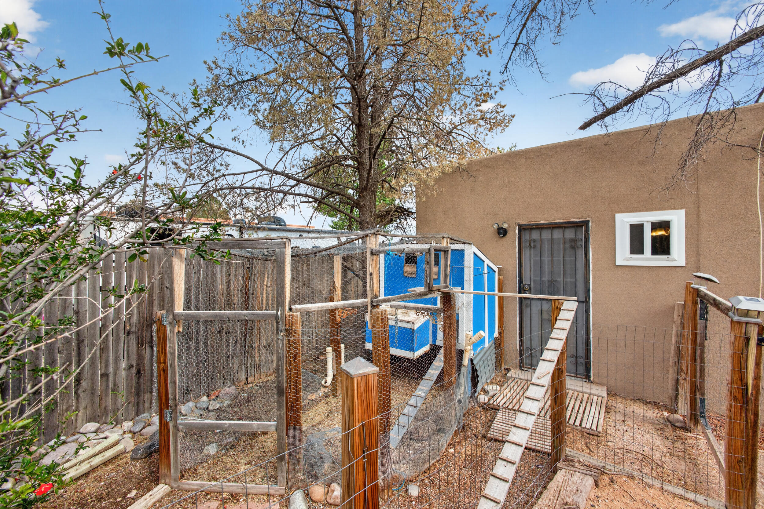 Photo 4 — 911 Palmas Altas Drive SE
