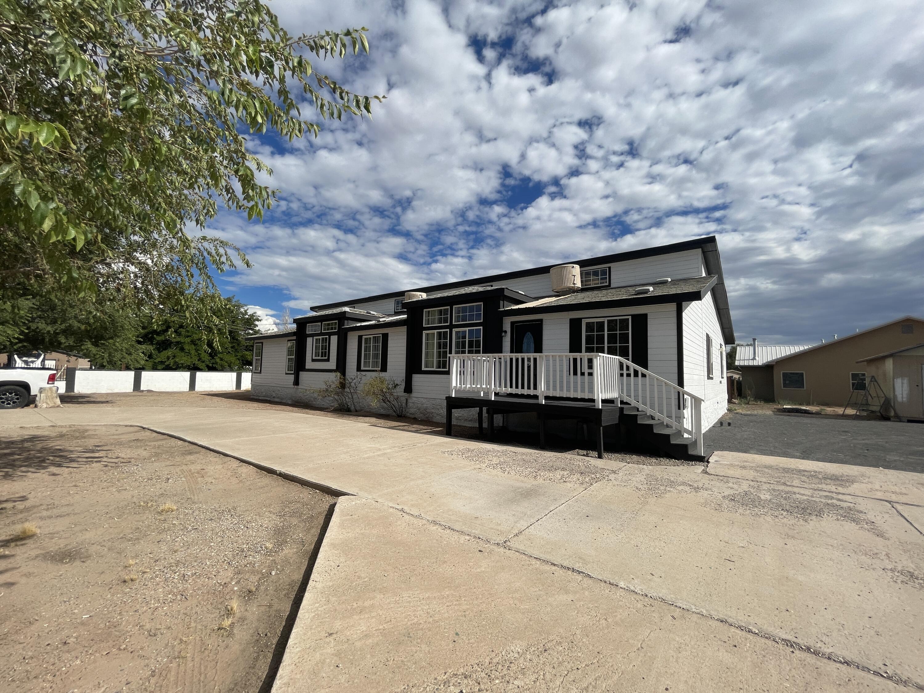 1415 Donna Road, Bosque Farms, NM 87068