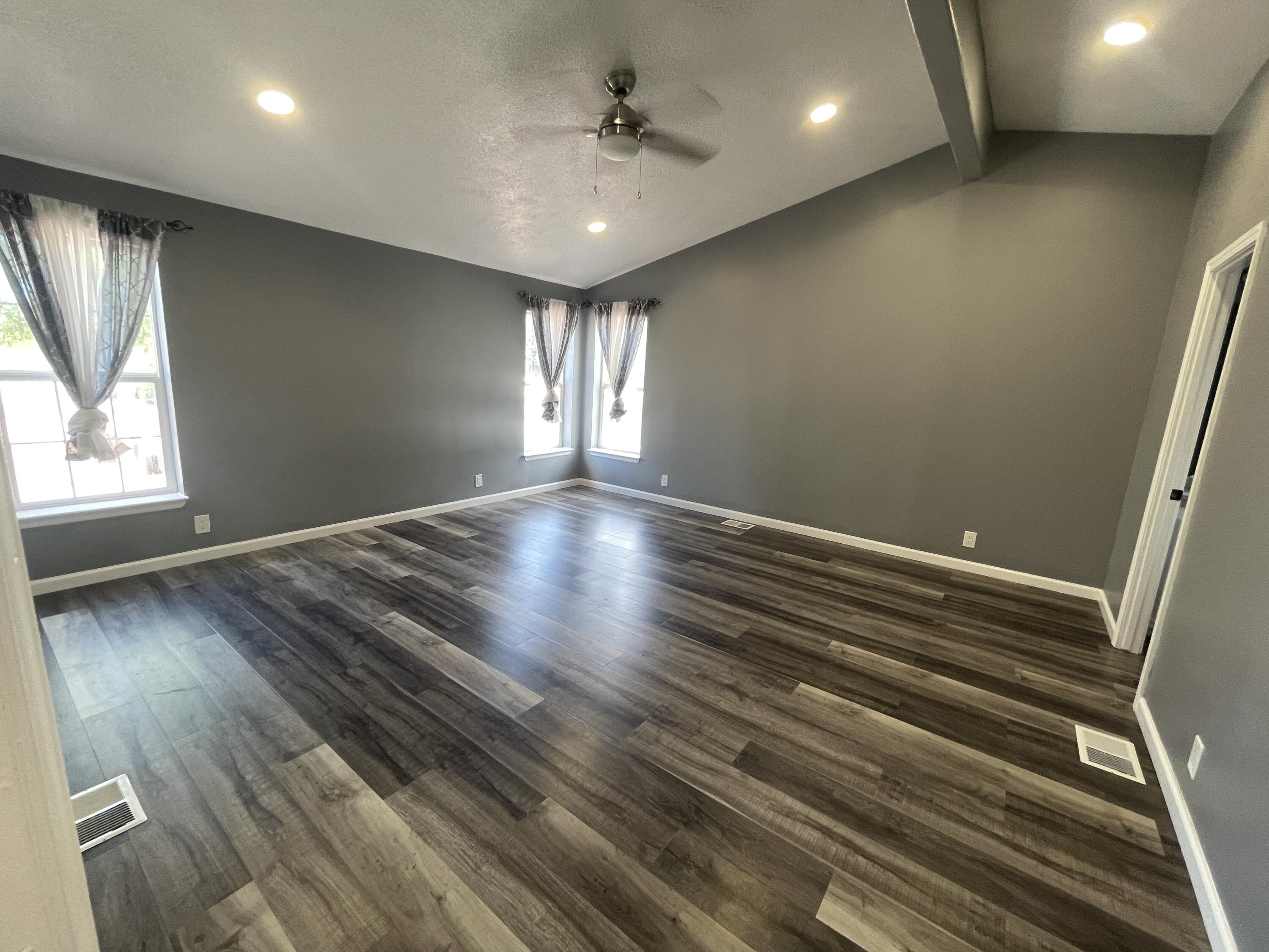 Photo 14 — 1415 Donna Road
