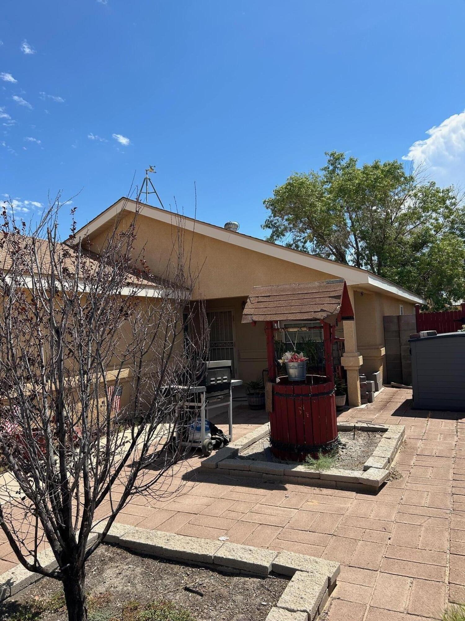 Photo 2 — 1284 Pandora Drive SW