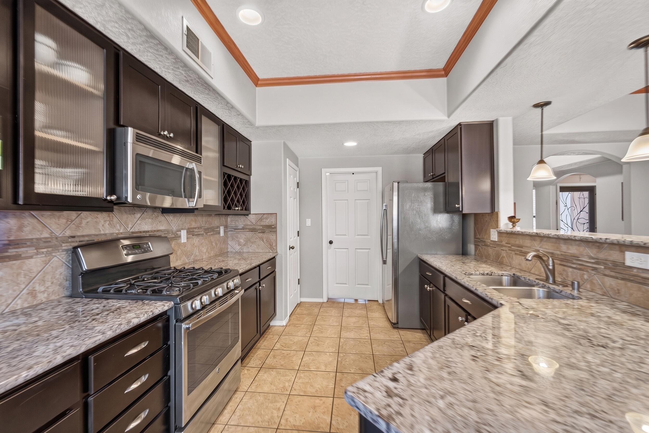 Photo 6 — 10811 Saltillo Street NW