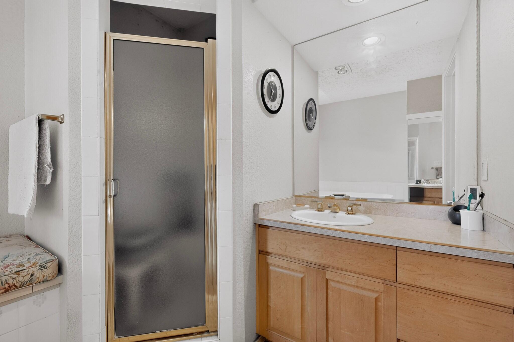 Photo 16 — 9150 Carmel Avenue NE