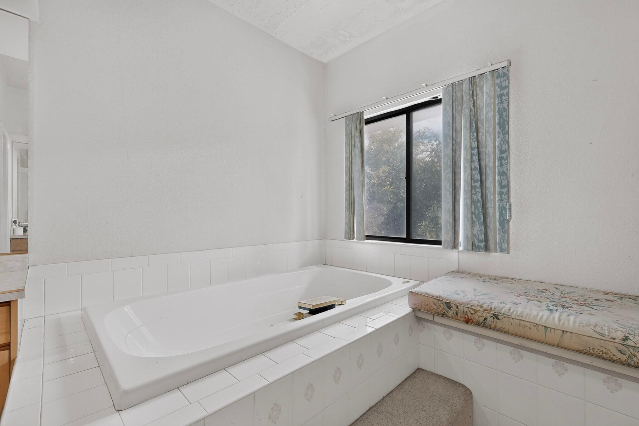 Photo 15 — 9150 Carmel Avenue NE