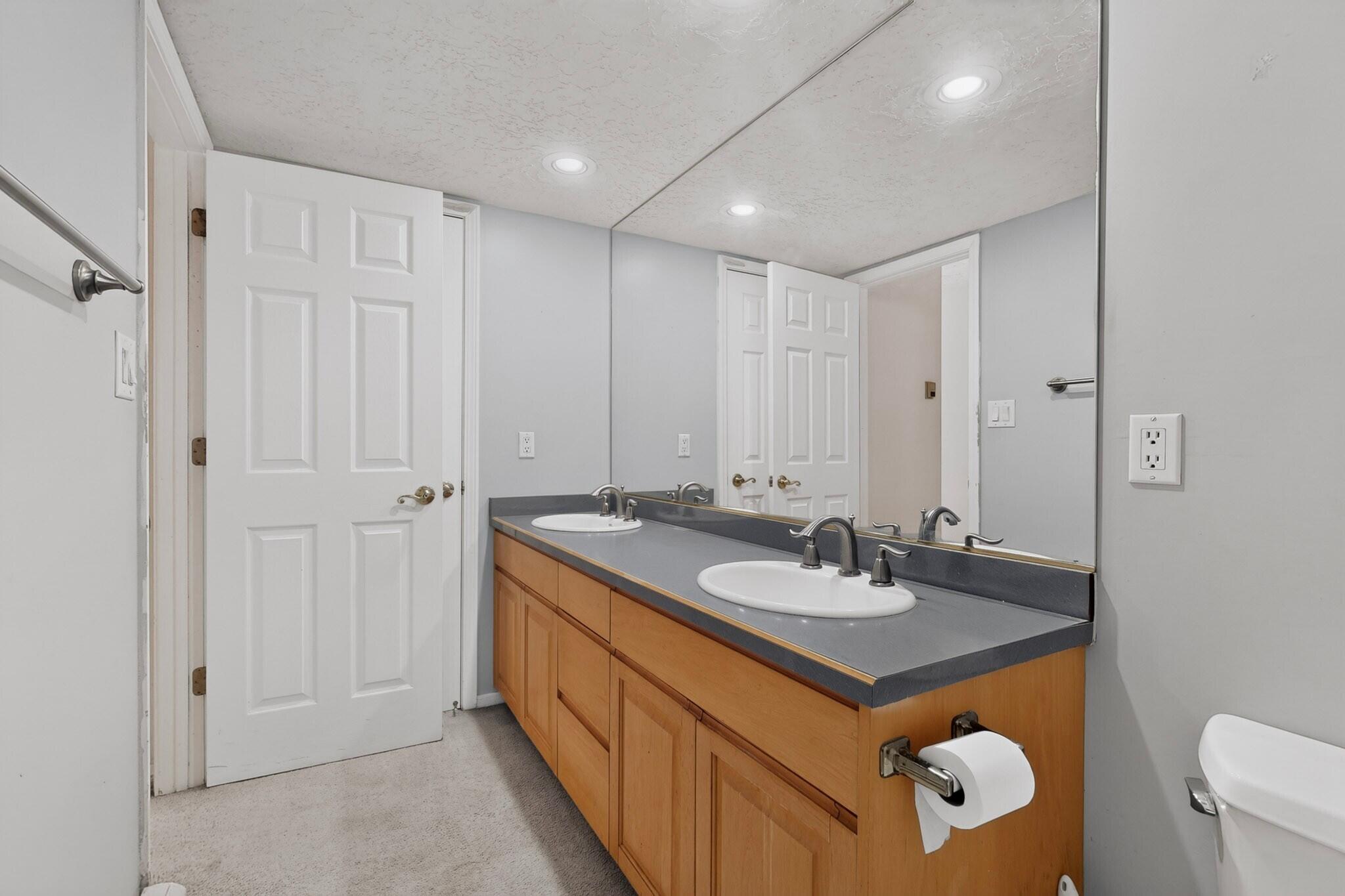 Photo 11 — 9150 Carmel Avenue NE