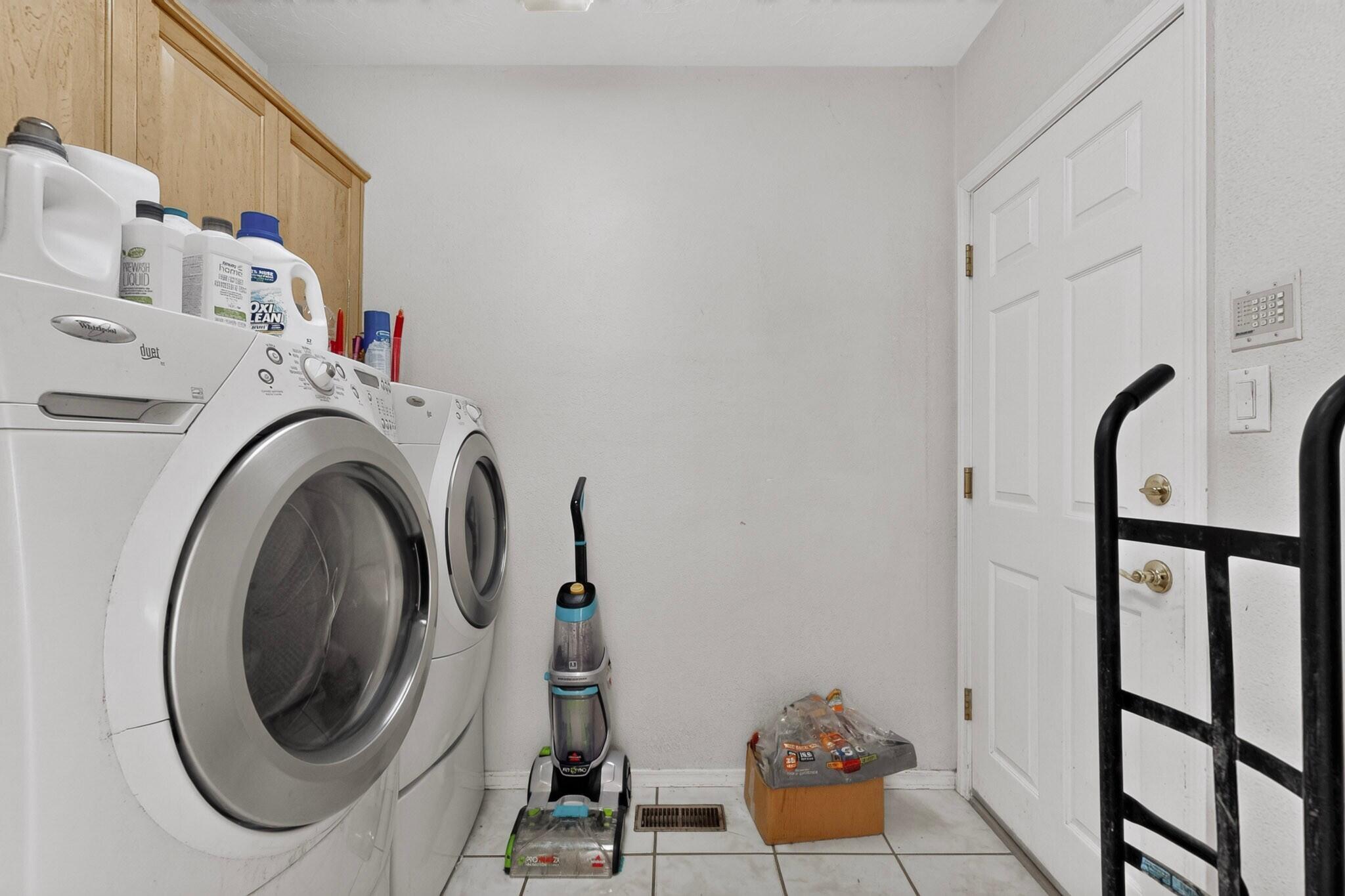 Photo 5 — 9150 Carmel Avenue NE