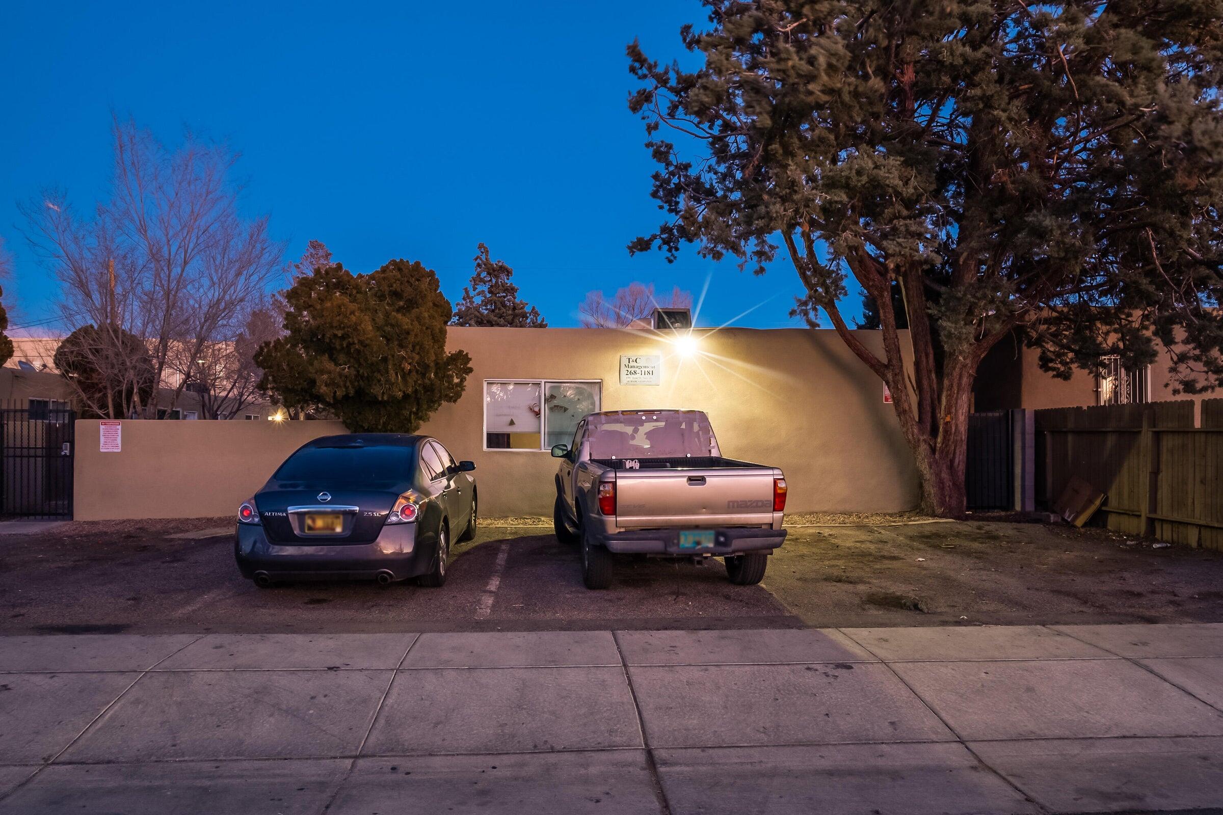 Photo 2 — 512 Mesilla Street SE