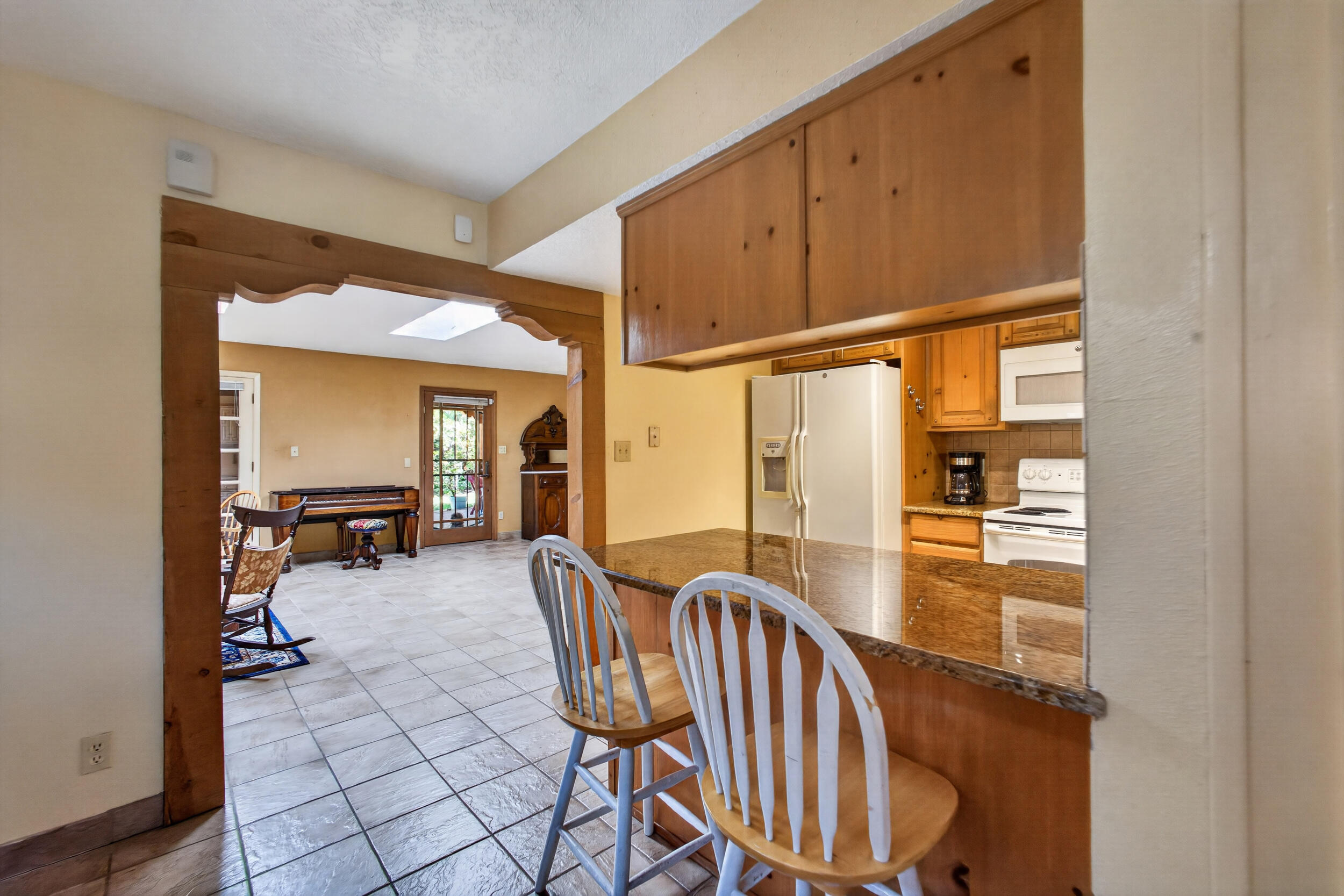 Photo 4 — 1207 Claire Court NW