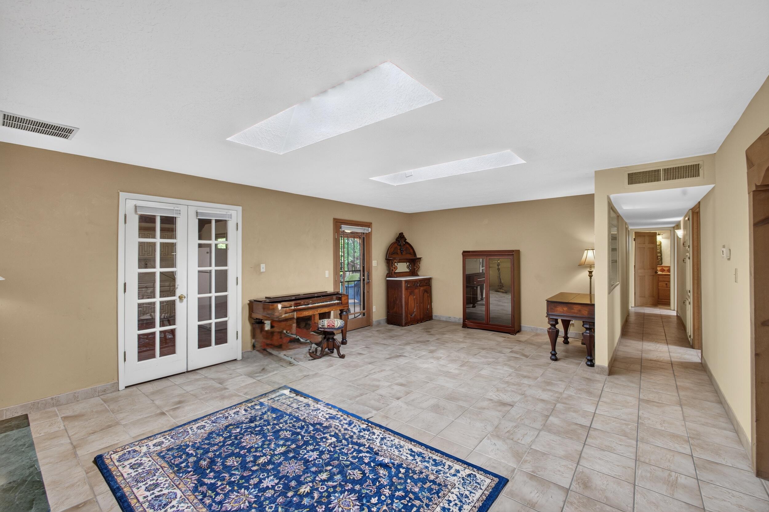 Photo 7 — 1207 Claire Court NW