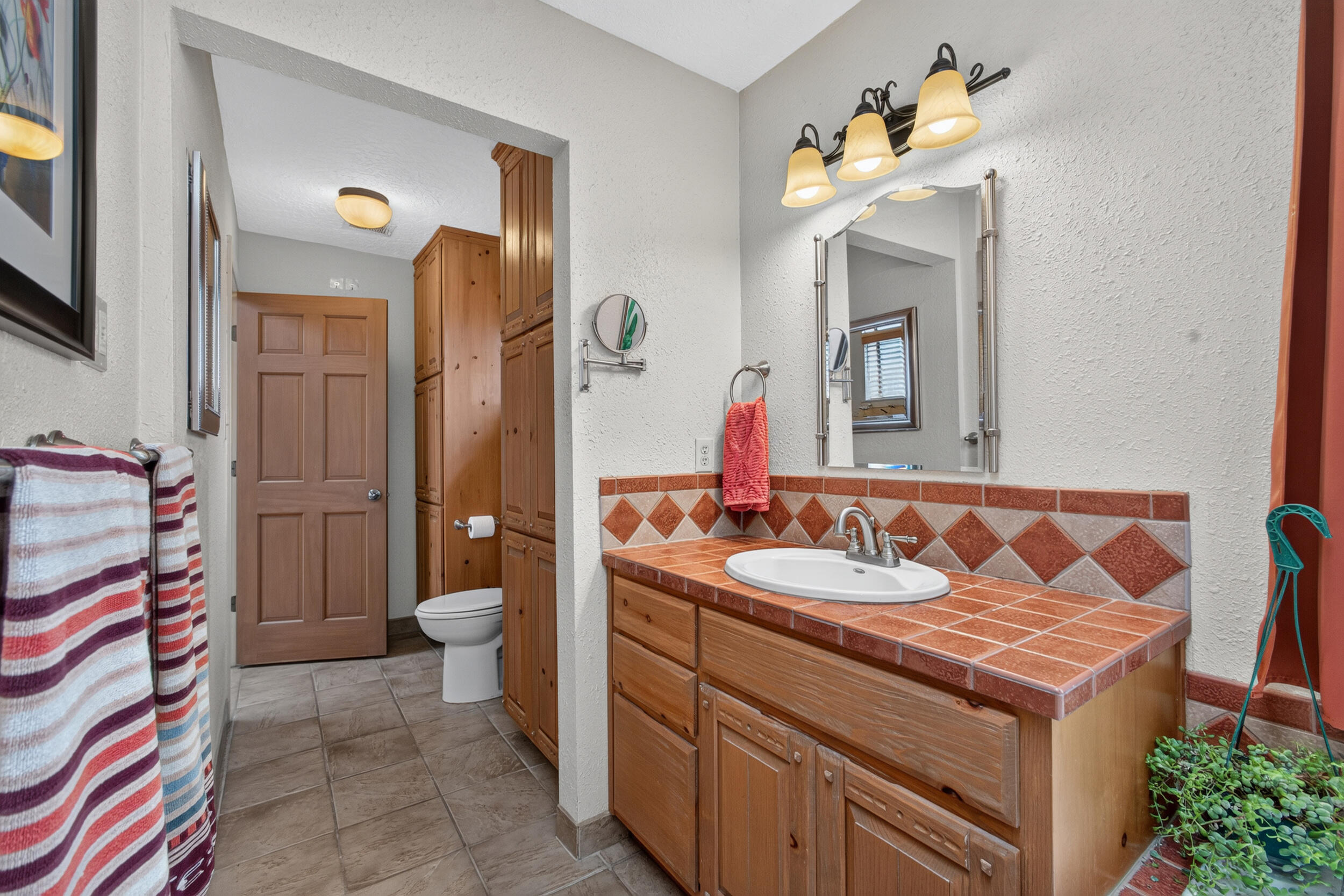 Photo 18 — 1207 Claire Court NW