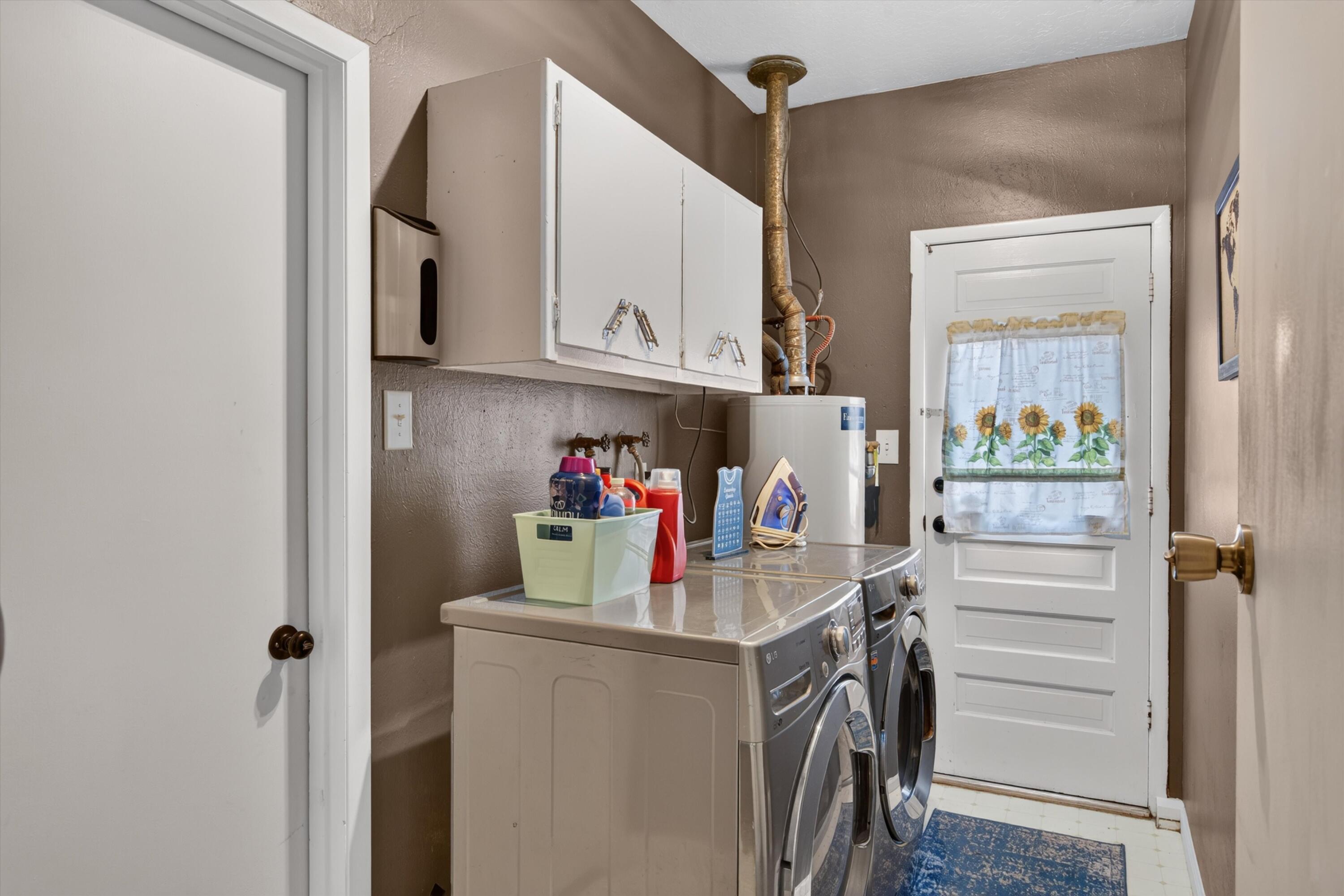 Photo 5 — 3200 Christine Street NE