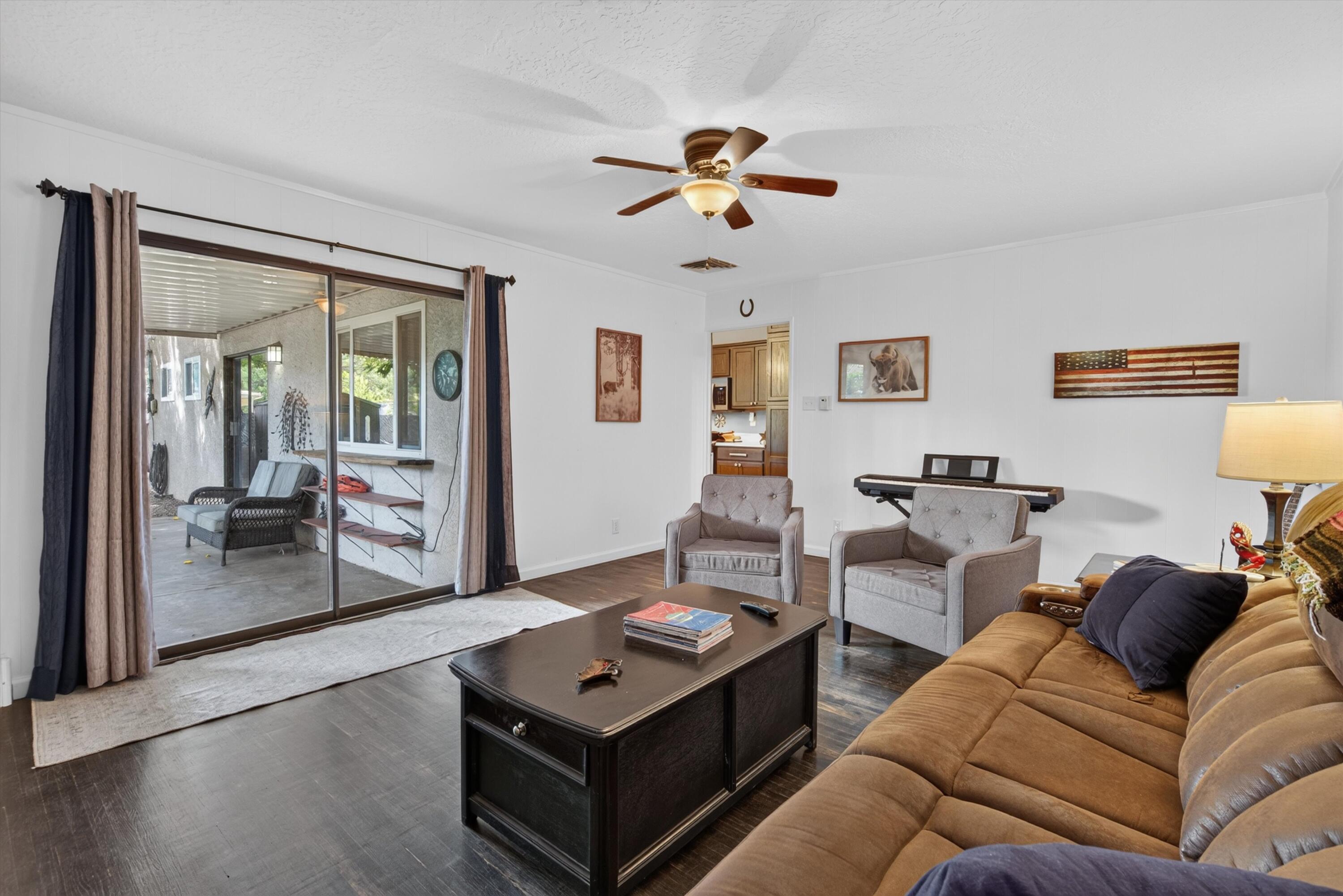 Photo 7 — 3200 Christine Street NE