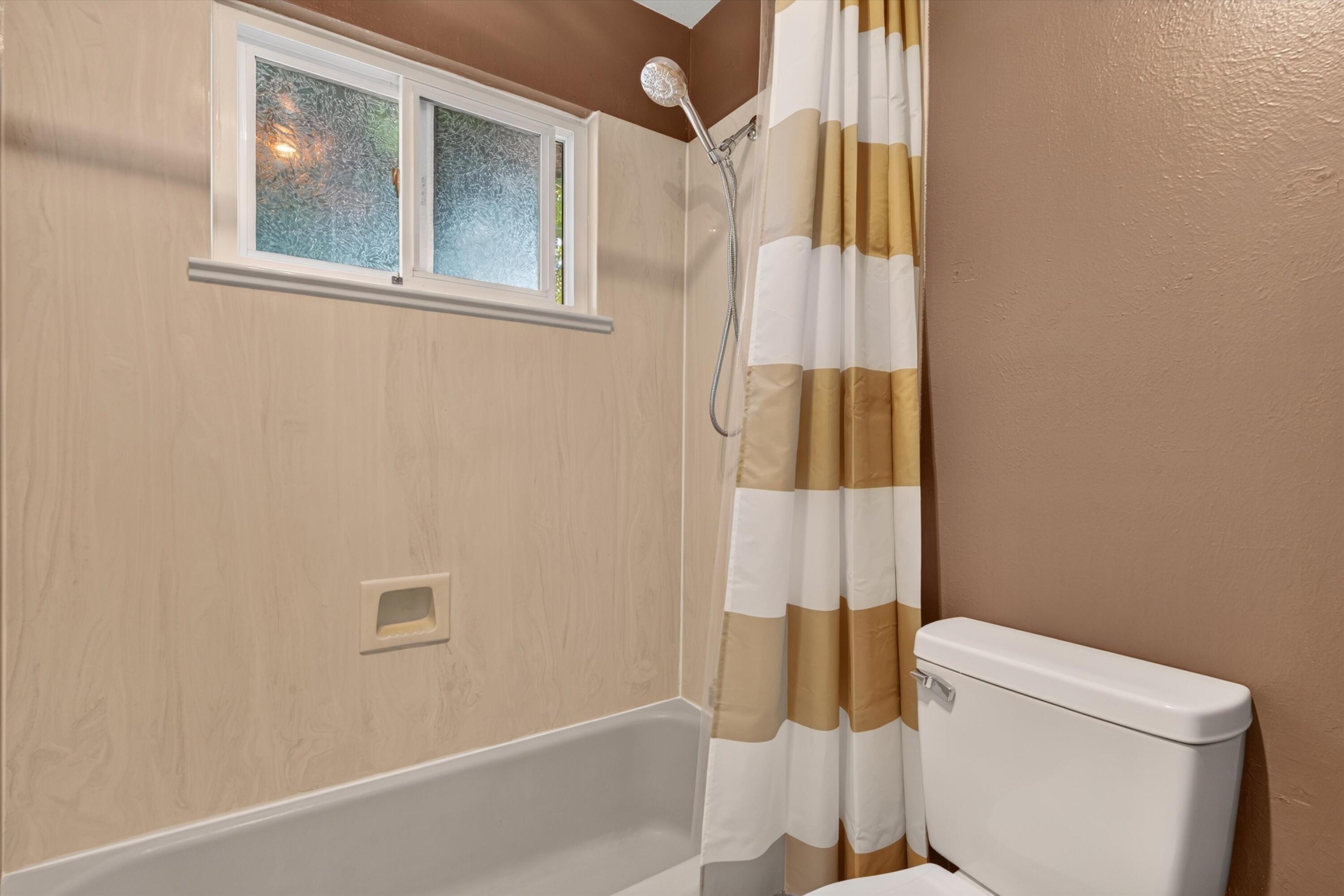 Photo 10 — 3200 Christine Street NE