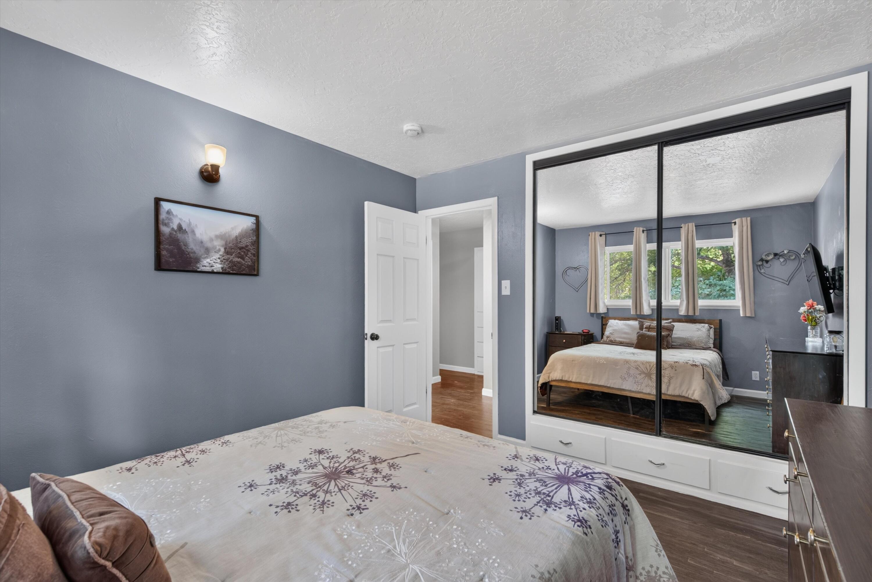 Photo 17 — 3200 Christine Street NE