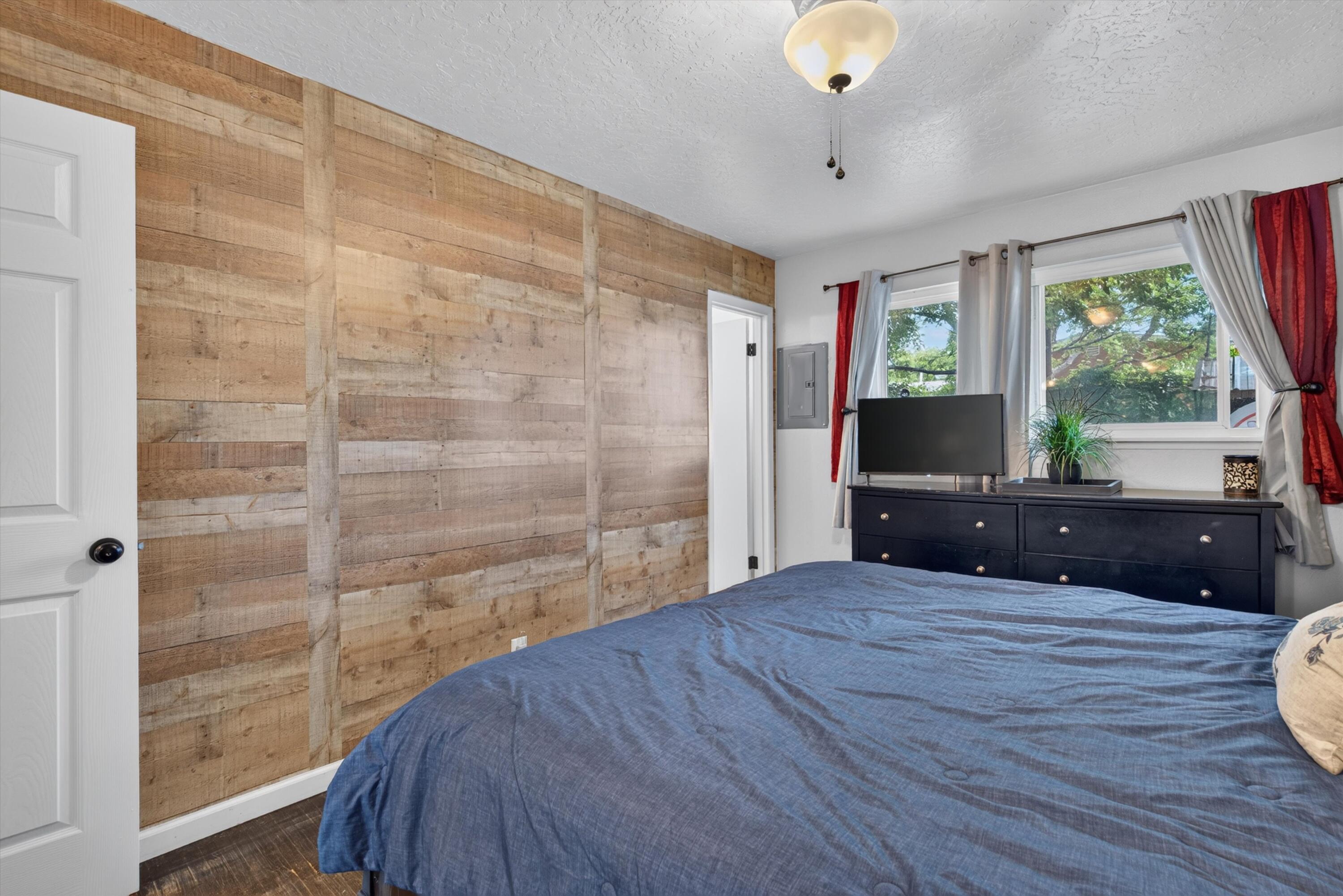 Photo 19 — 3200 Christine Street NE