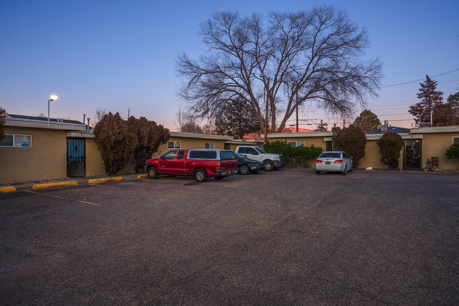Photo 6 — 1104 Palomas Drive SE