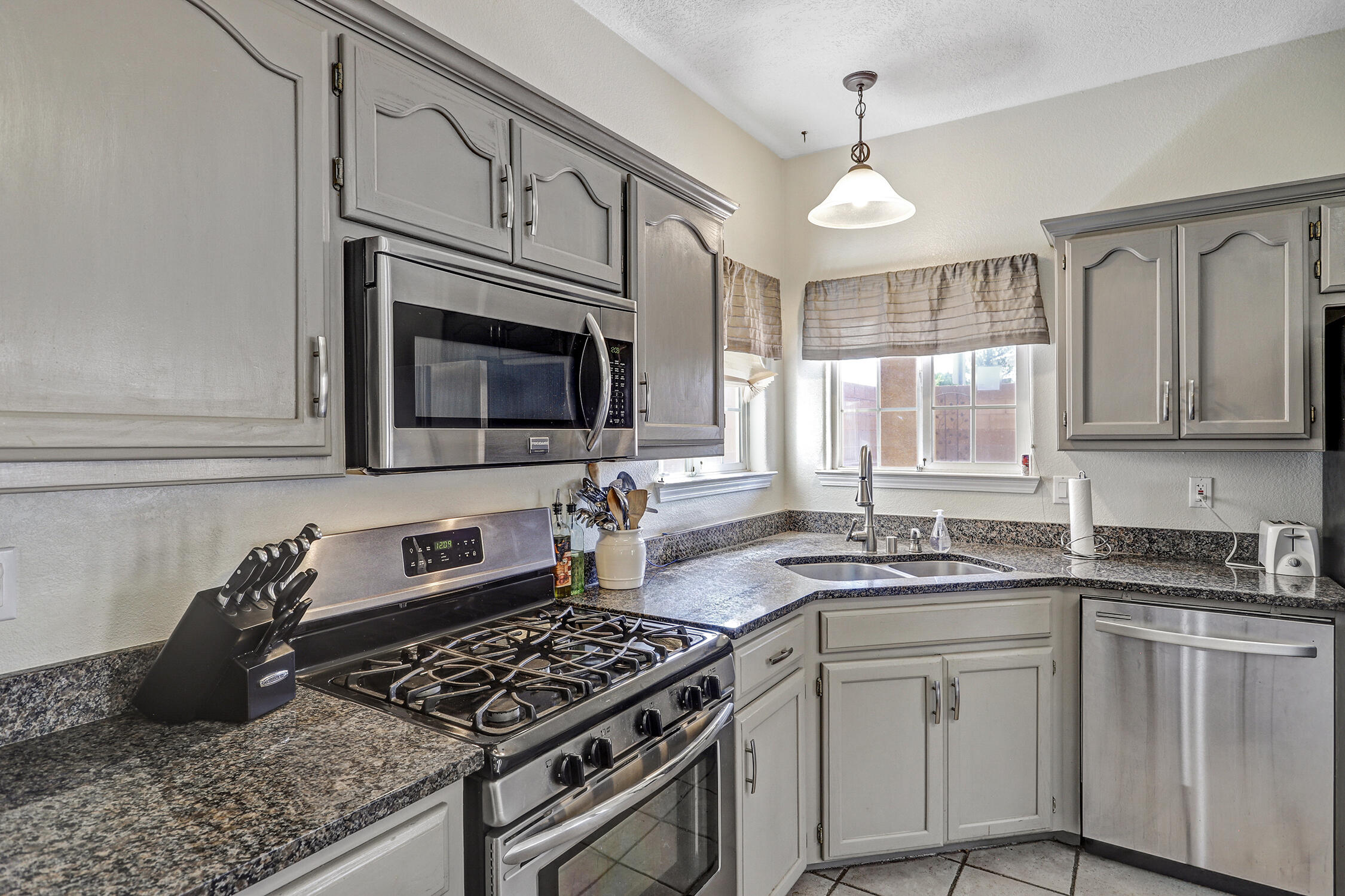 Photo 20 — 7516 Peregrine Road NE