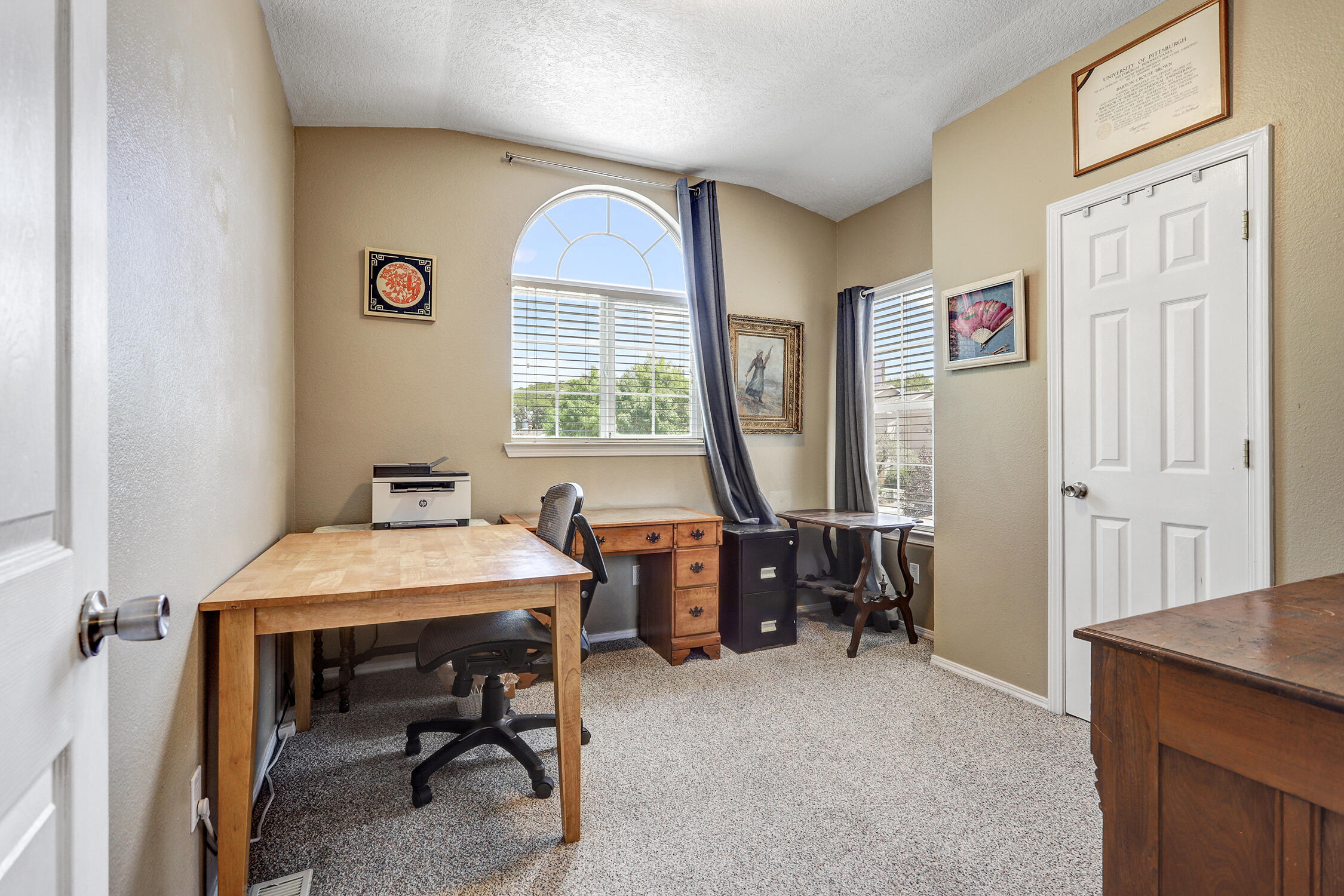 Photo 10 — 7516 Peregrine Road NE