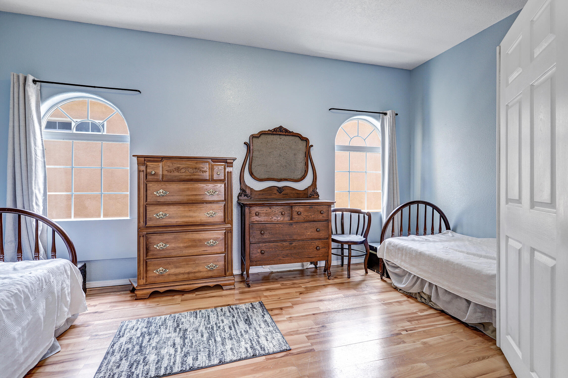 Photo 9 — 7516 Peregrine Road NE